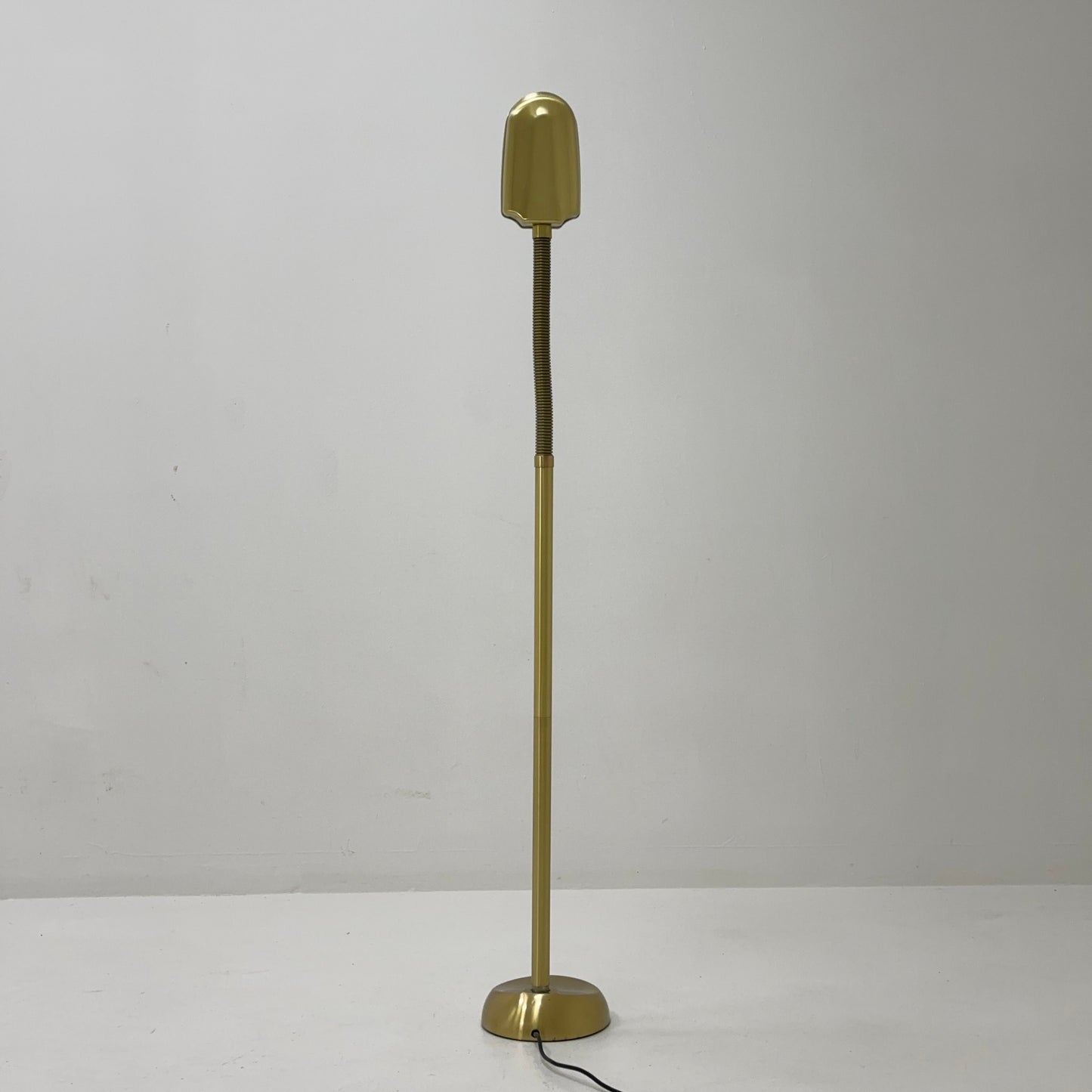 Mid century Balanced Spectrum Jefferson Avenue adjustable brass Floor Lamp 1980s