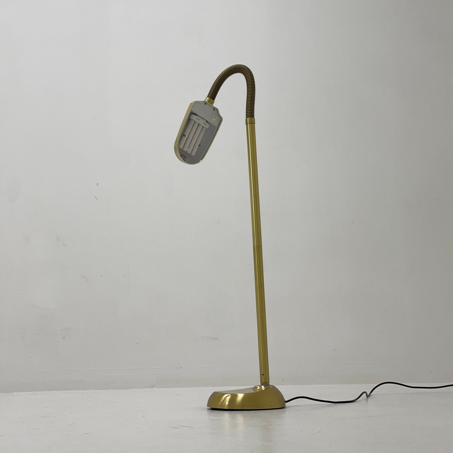 Mid century Balanced Spectrum Jefferson Avenue adjustable brass Floor Lamp 1980s