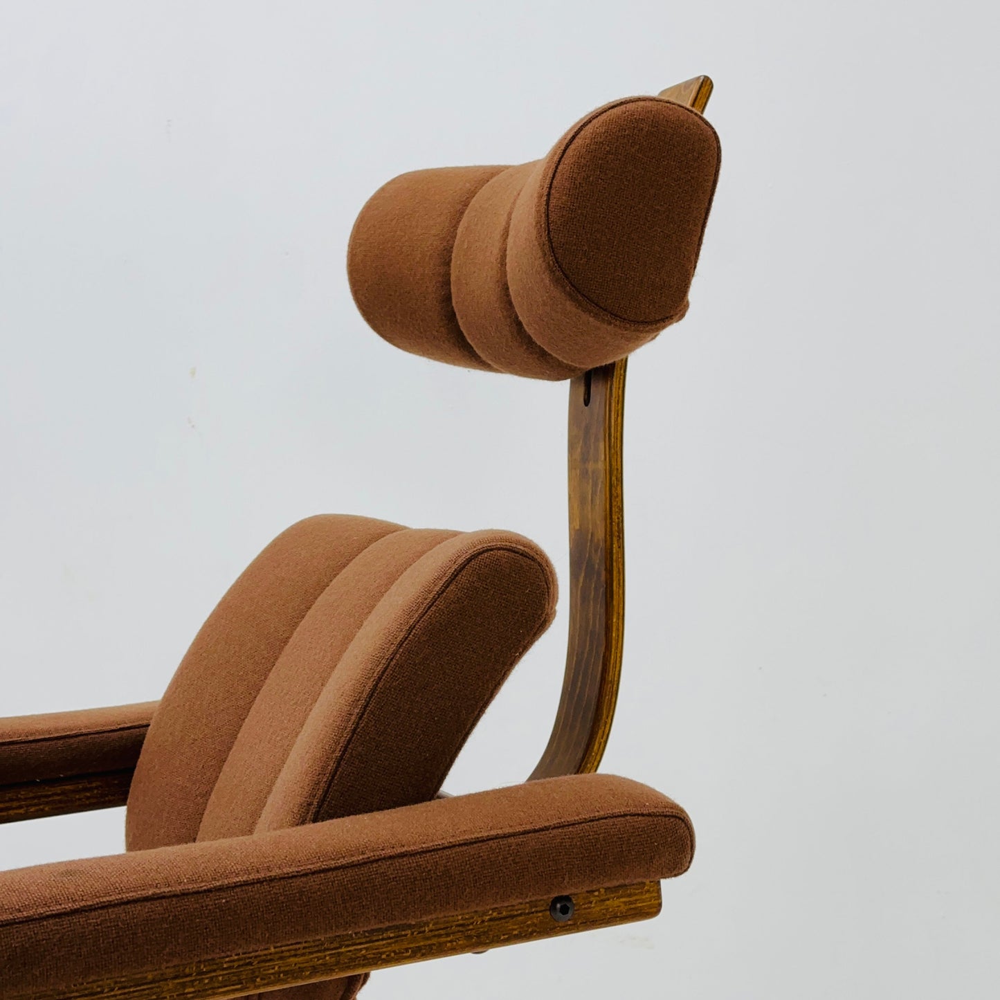 Stokke Gravity Due designer rocking brown fabric Armchair by Peter Opsvik Denmark 1980s