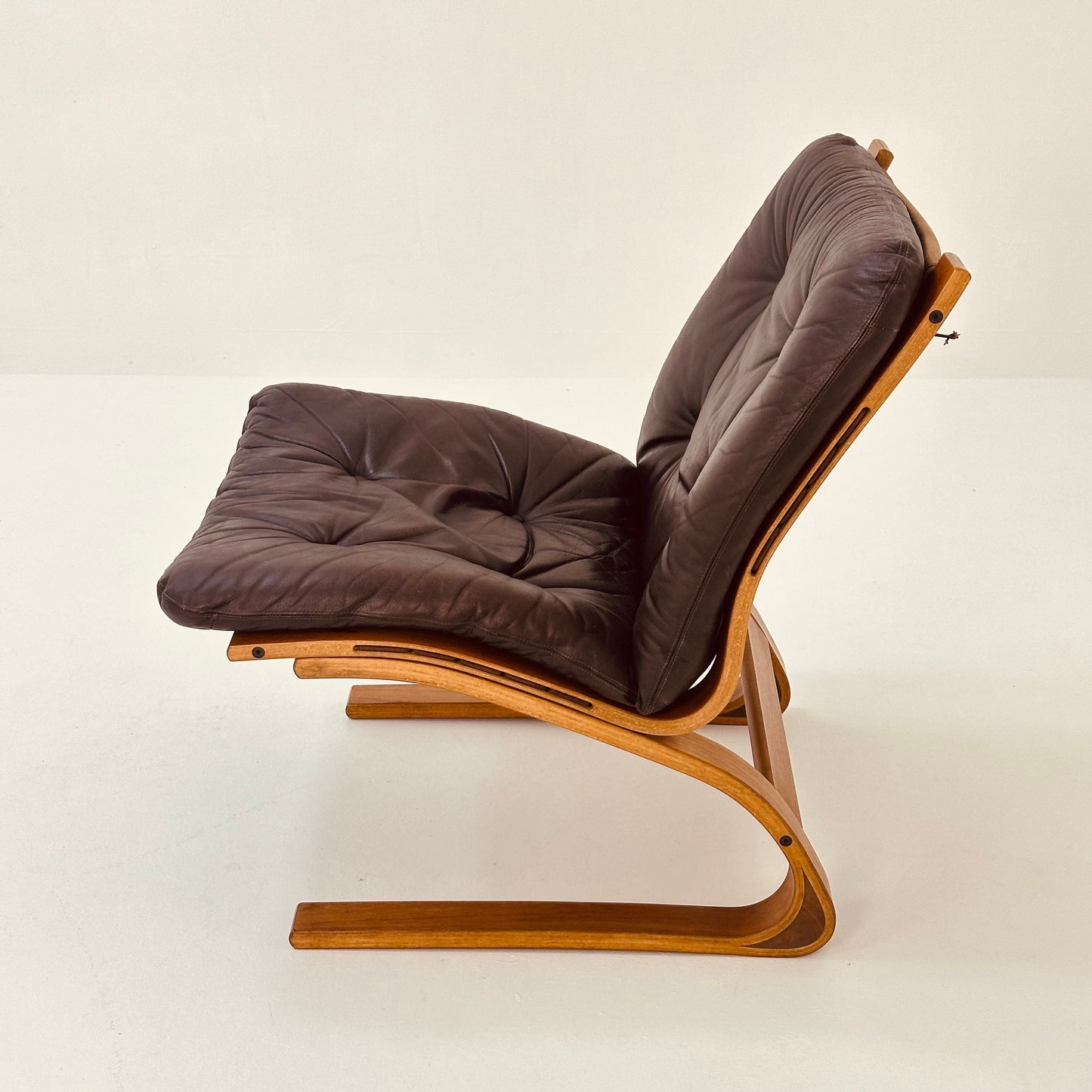 Mid century Norwegian Kengu leather lounge chair by Elsa & Nordahl Solheim for Rybo Rykken - 1970s