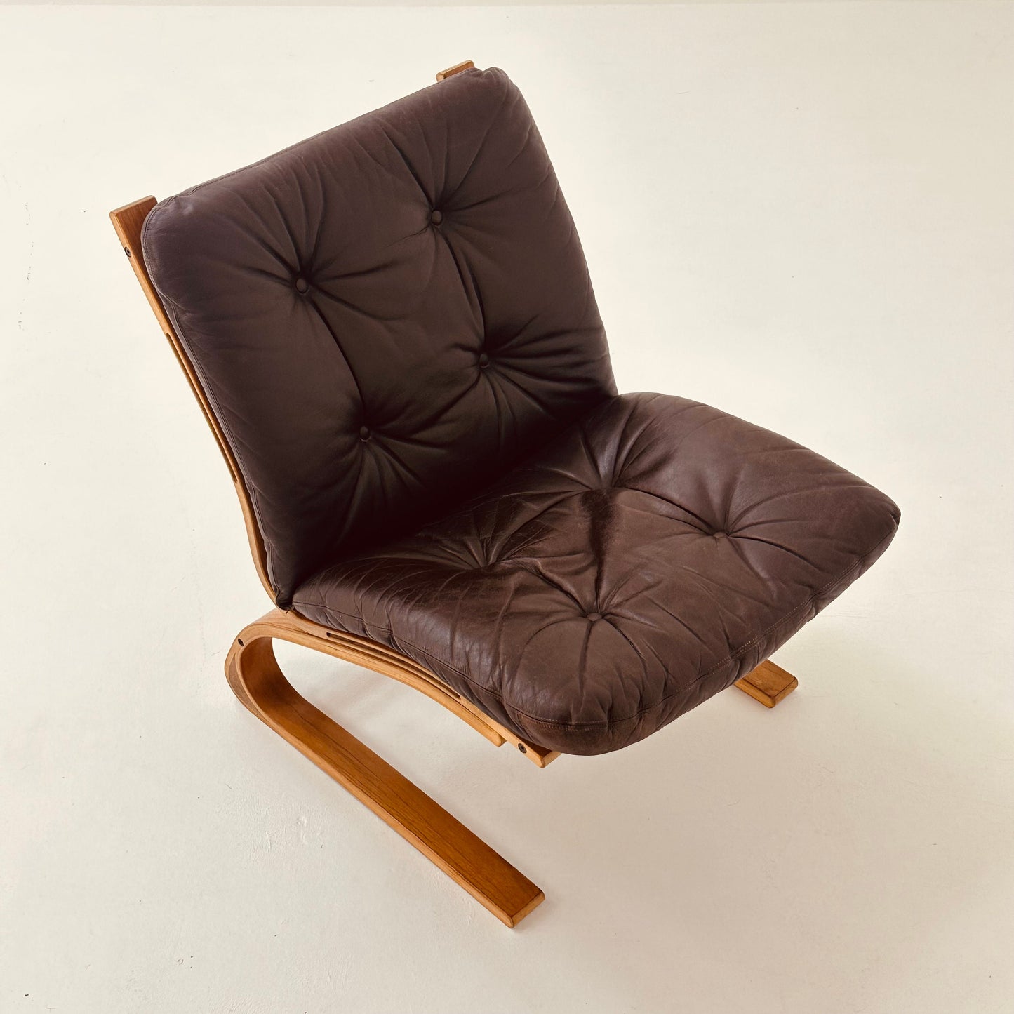 Mid century Norwegian Kengu leather lounge chair by Elsa & Nordahl Solheim for Rybo Rykken - 1970s