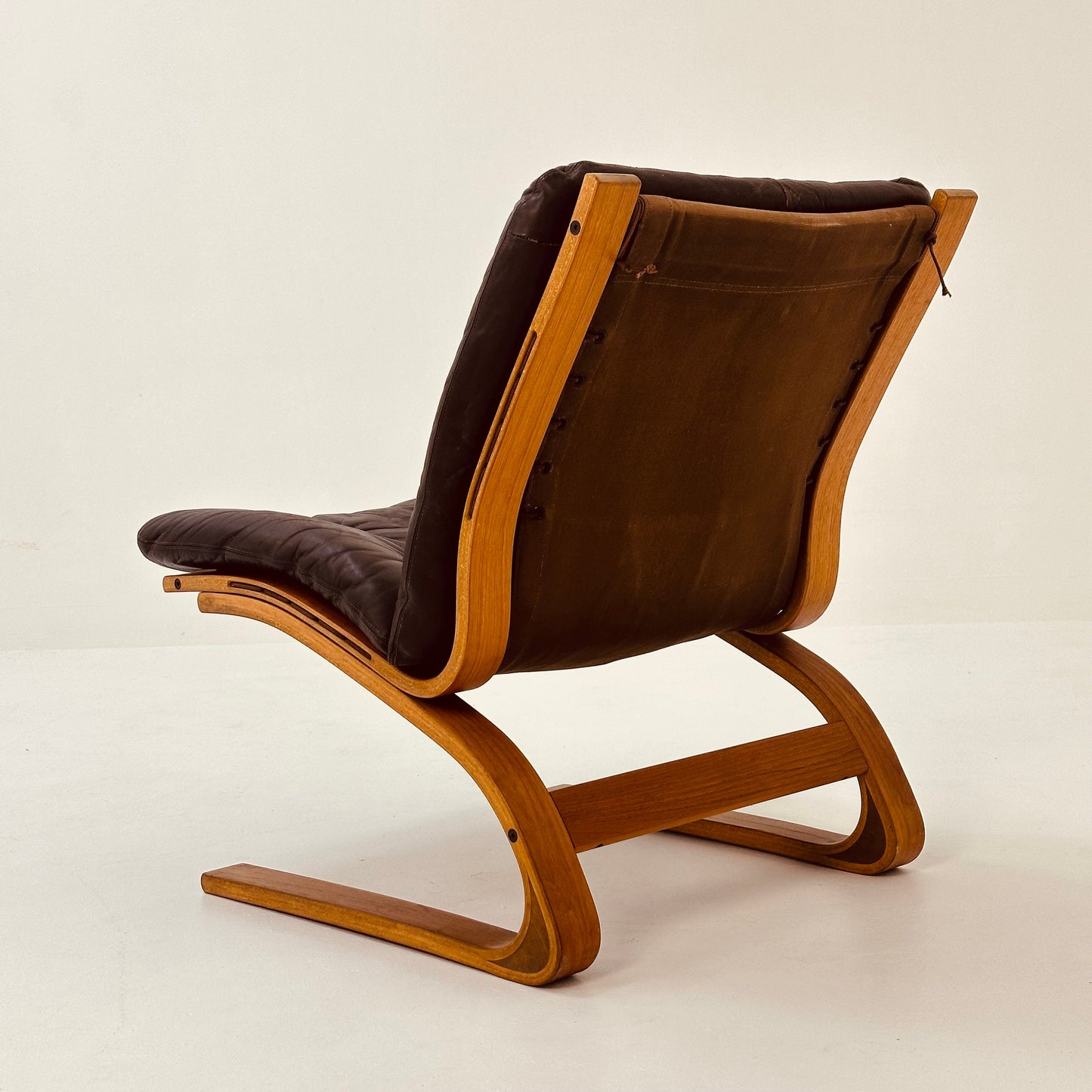 Mid century Norwegian Kengu leather lounge chair by Elsa & Nordahl Solheim for Rybo Rykken - 1970s