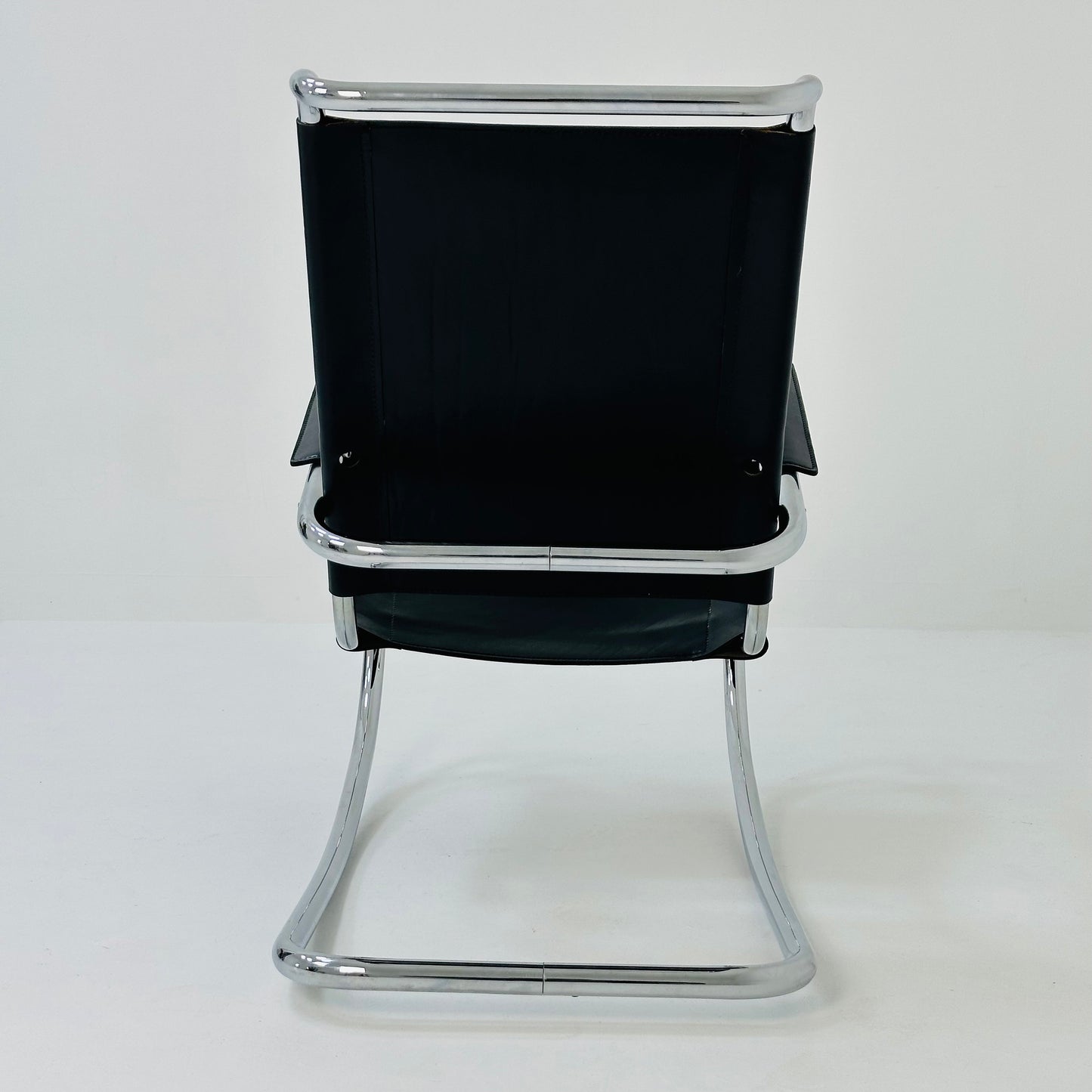 Mid century Bauhaus design Rocking leather chair by Fasem Italy 1980s