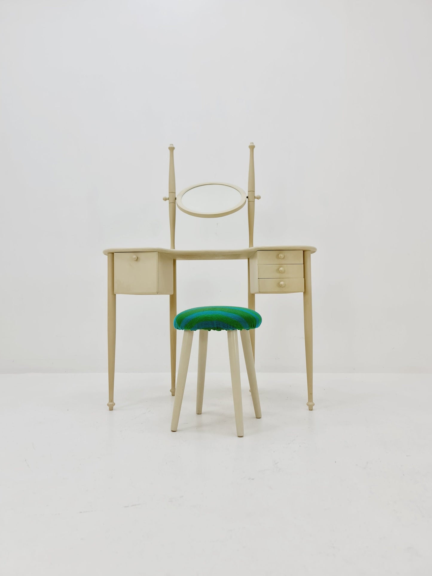Mid Century Modern Swedish vanity table/ make up By AB Nybrofabriken Model Romantica, 1960s