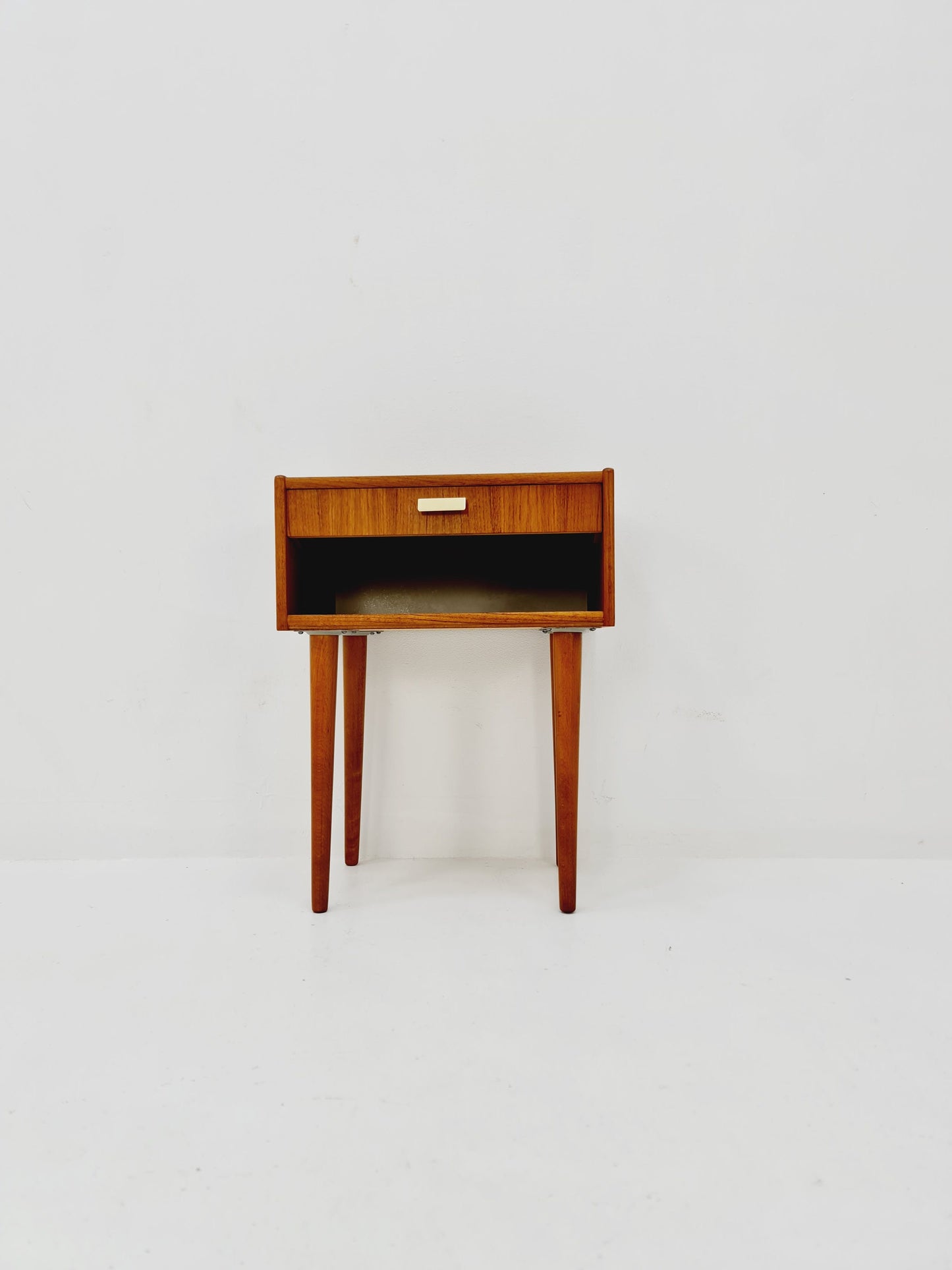 Mid century Scandinavian teak side table / bedside table, 1960s