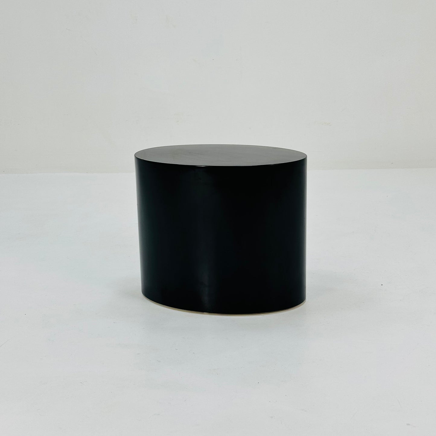 Space age Gloss Black oval shape end table /side table 1970s
