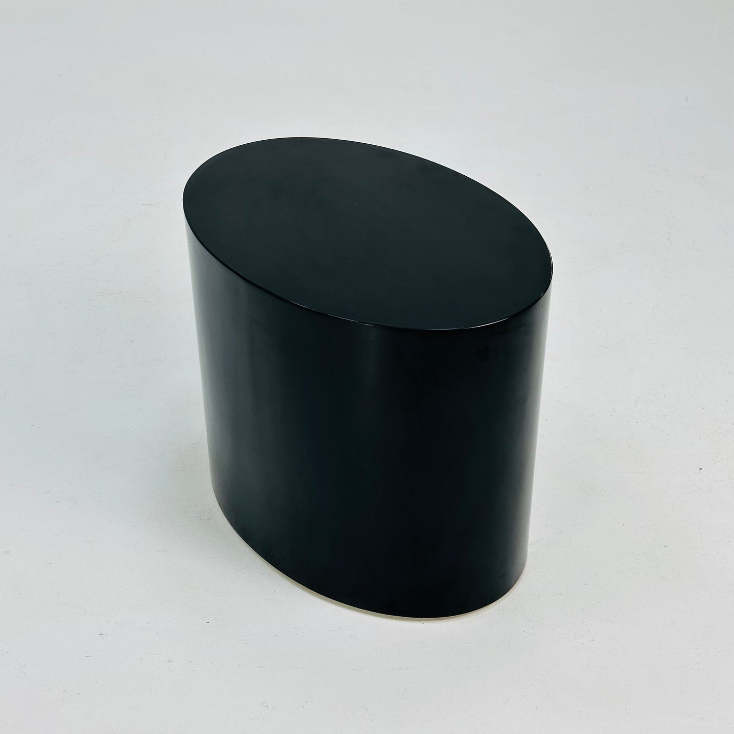 Space age Gloss Black oval shape end table /side table 1970s