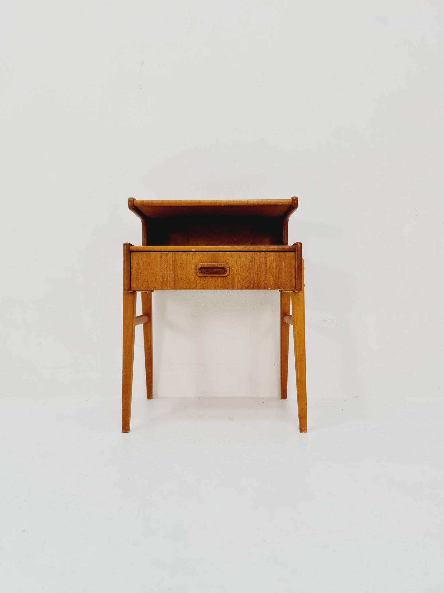 Midcentury Carlström & Co Teak Vintage Side table/ Bedside table/ Night stand straight from the sixties