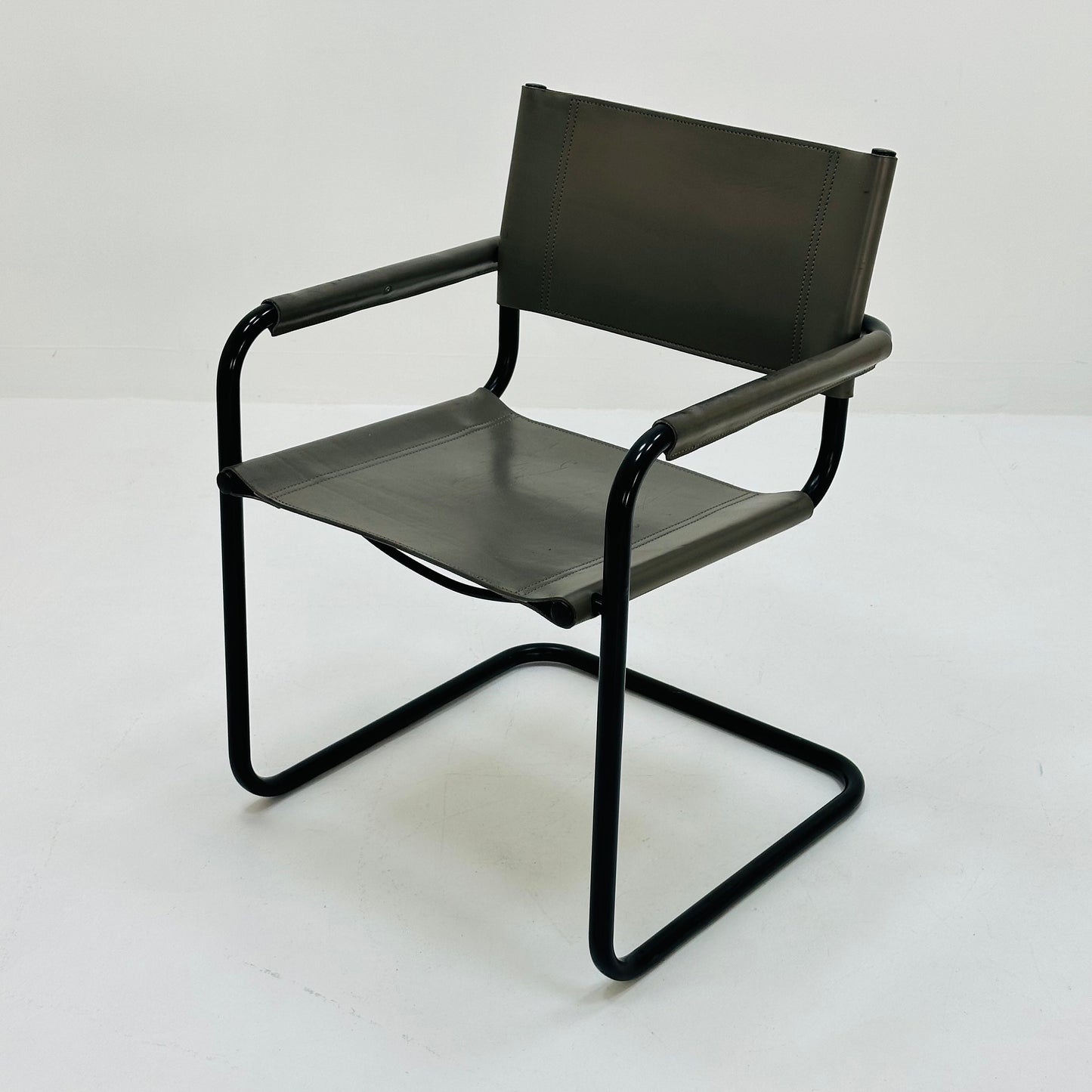 Mid century B34 grey leather cantilevered chair by Mart Stam for Jox Interni italy 1980s