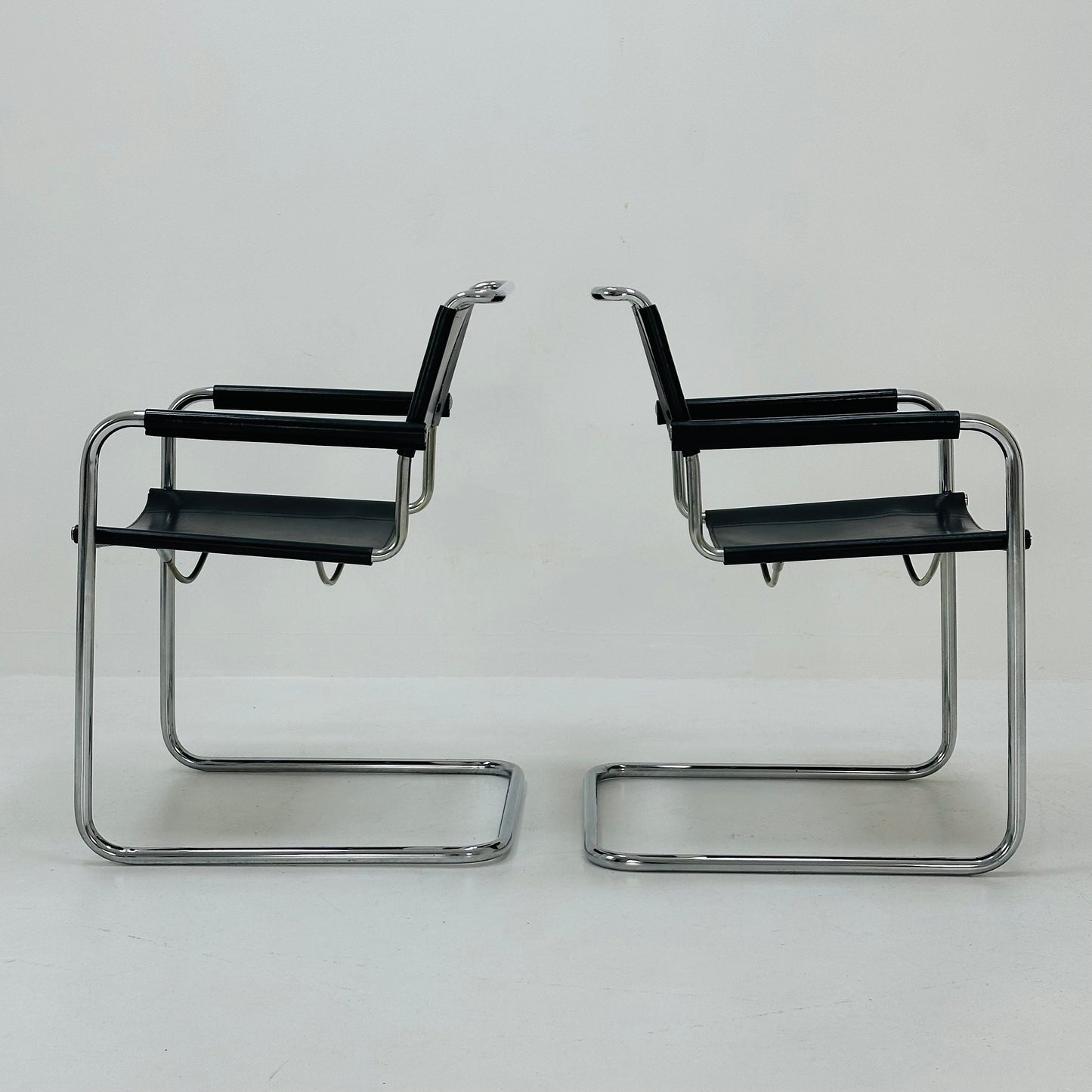 Set of 2 black S34 tubular steel chairs by Mart Stam for Jox Interni - 1970s