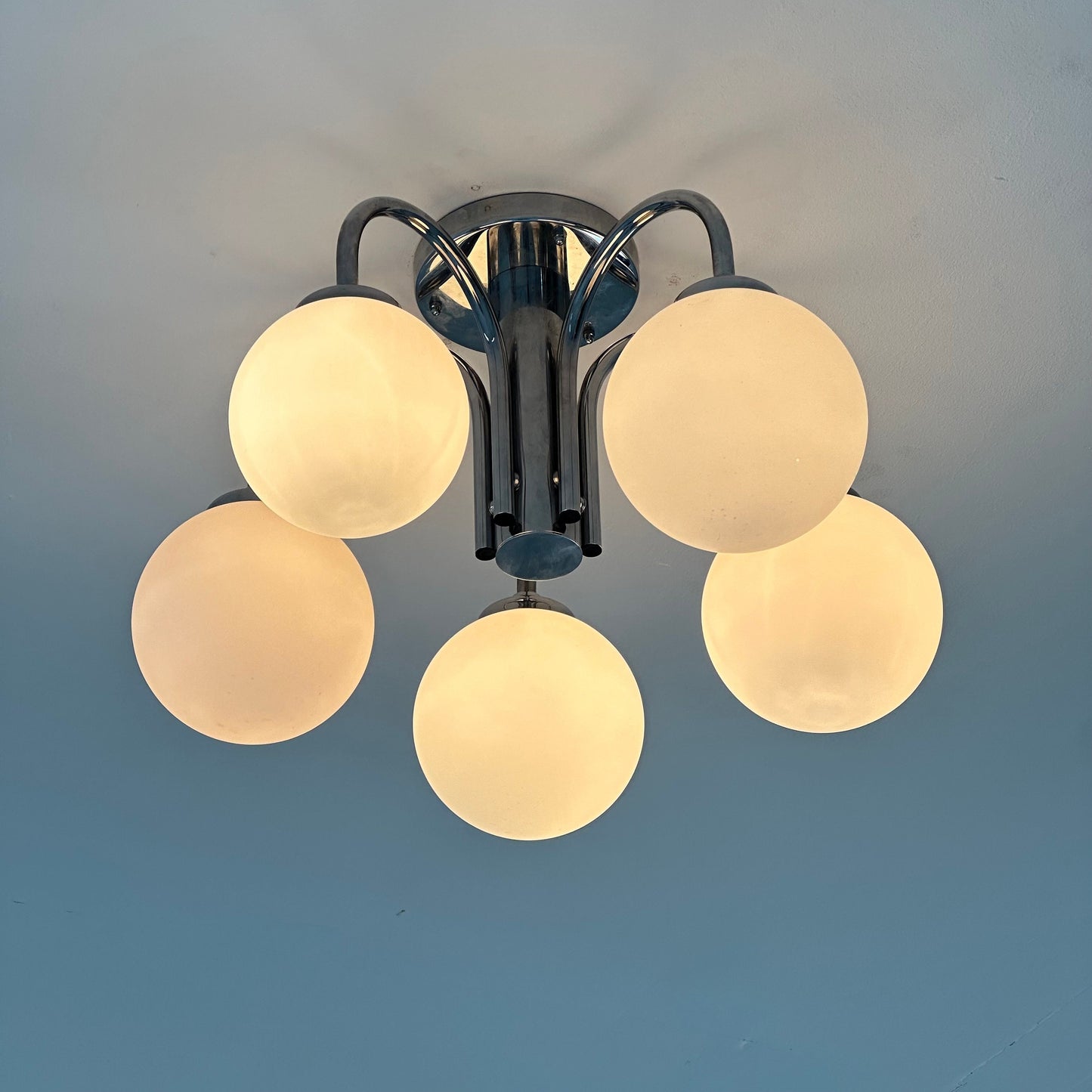 Chrome-plated Atomic Sputnik chandelier with white glass balls, Temde, Switzerland 1970s