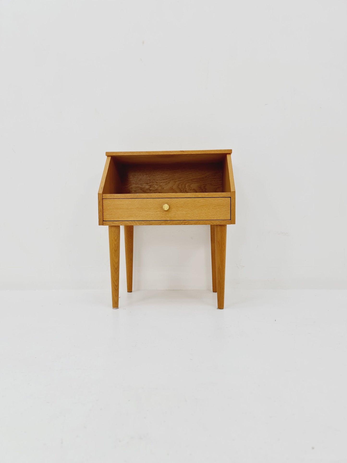Mid century Scandinavian oak side table / bedside table, 1960s