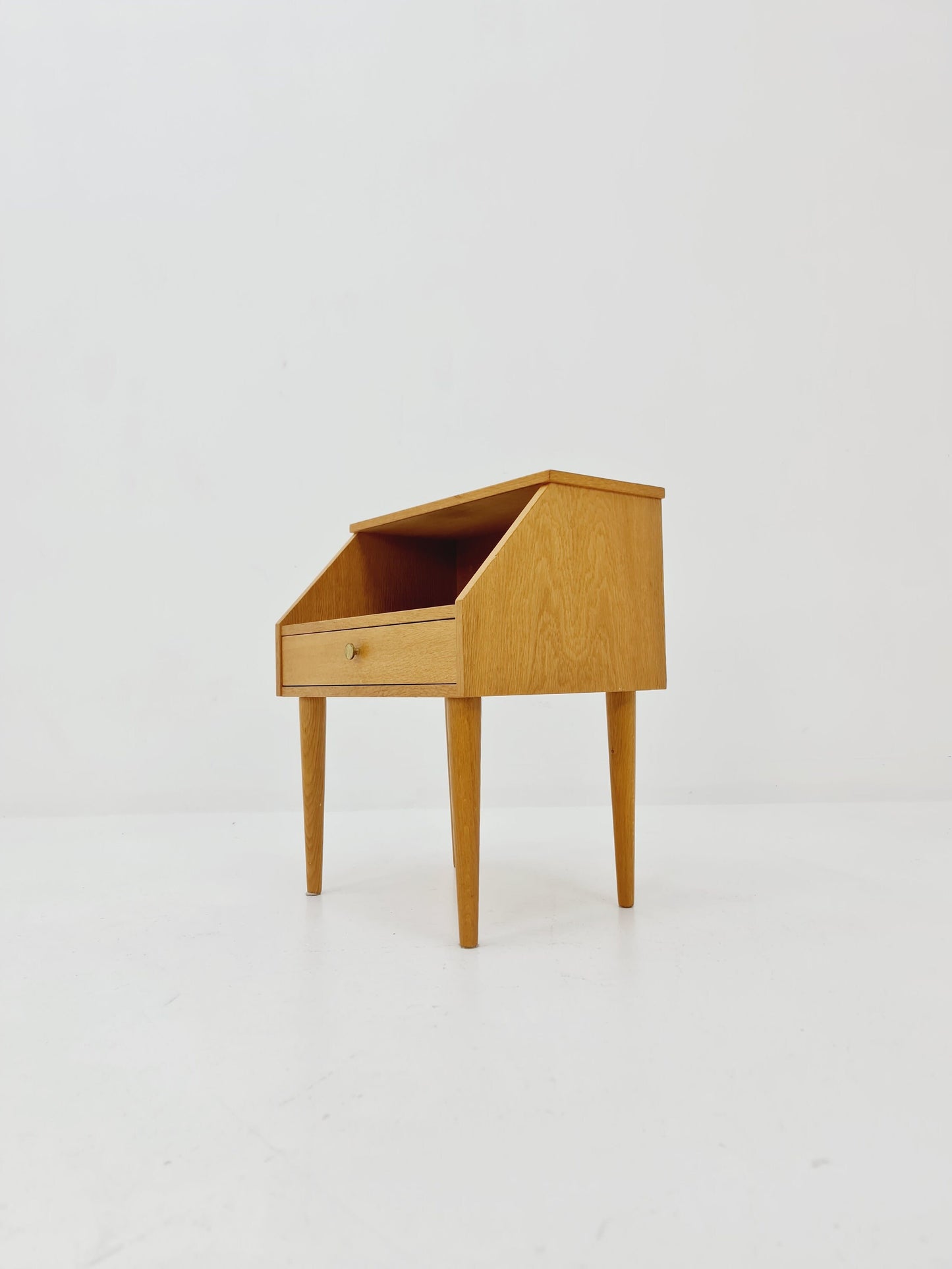 Mid century Scandinavian oak side table / bedside table, 1960s