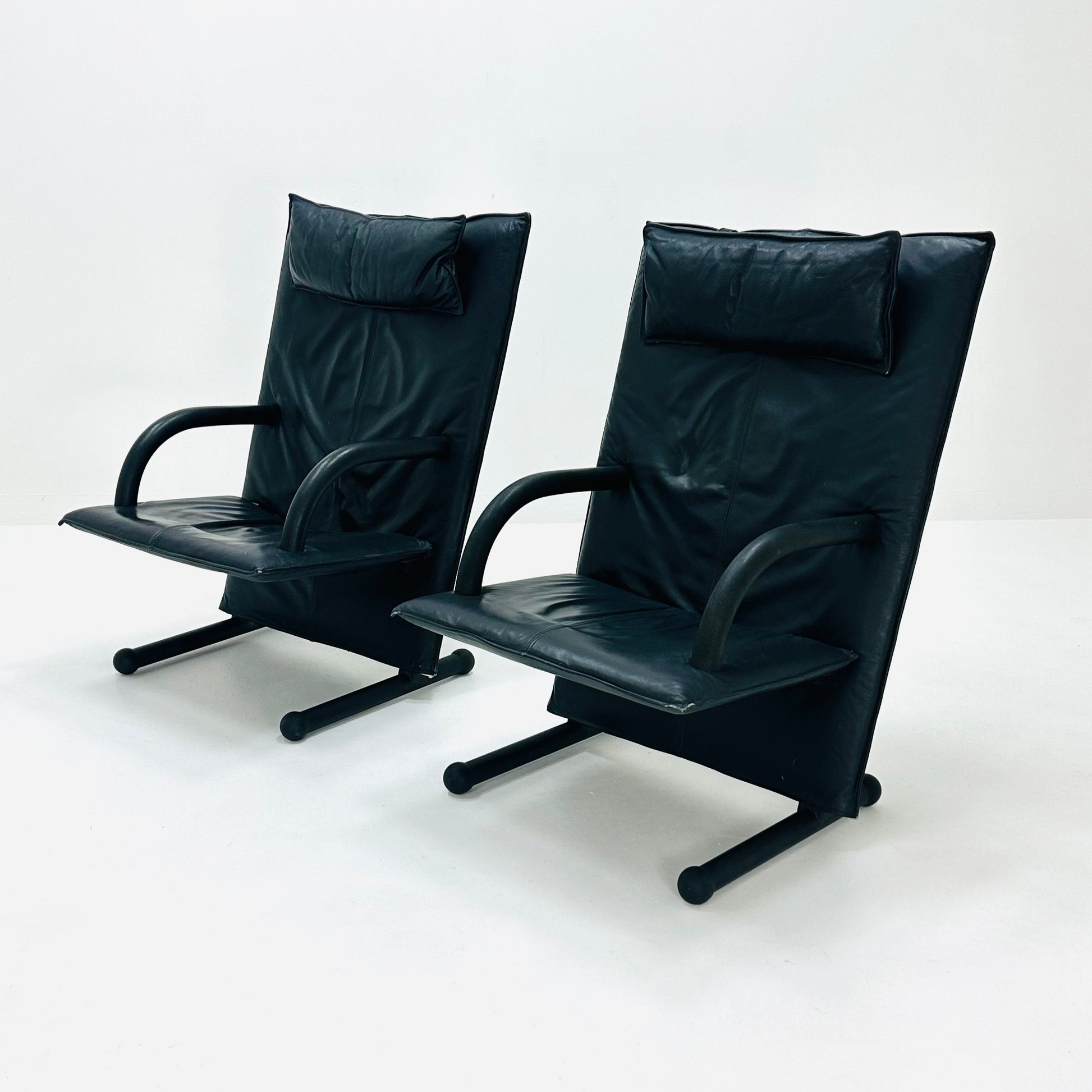 1 of 2 Vintage Italian T-Line leather armchairs by Burkhard Vogtherr for Arflex 1980s