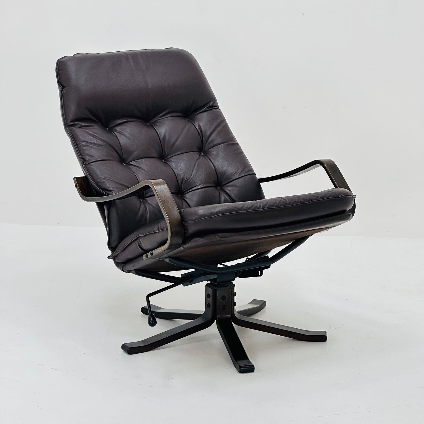 Set of 2 Mid century brown leather armchair by westnova Norway 1970s
