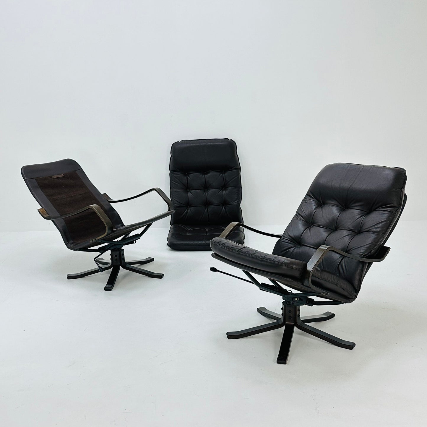 Set of 2 Mid century brown leather armchair by westnova Norway 1970s