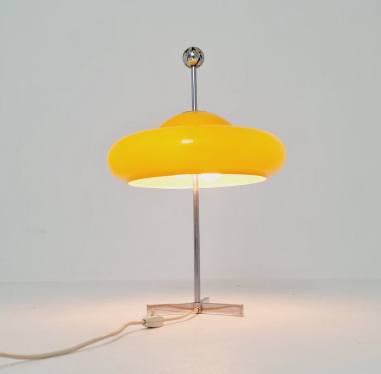 Mid century space age mushroom table lamp by Markolini Italy 1980s