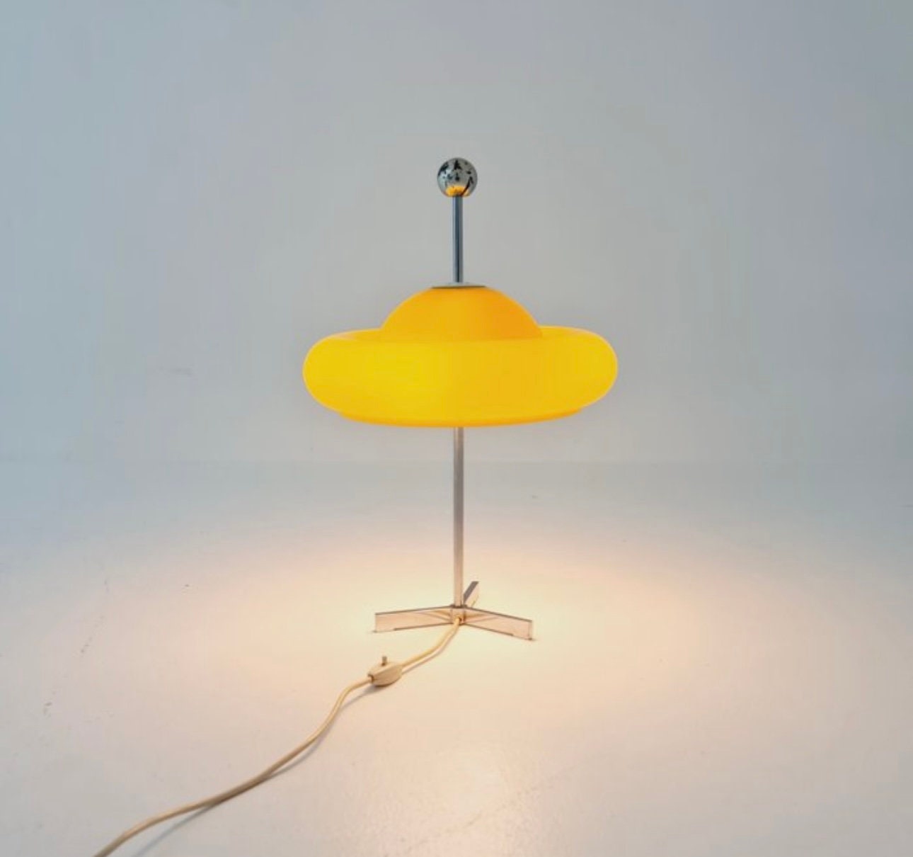 Mid century space age mushroom table lamp by Markolini Italy 1980s