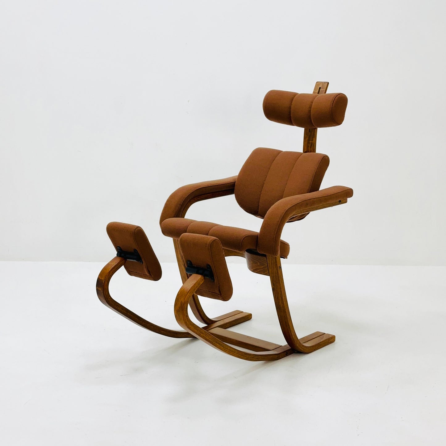 Stokke Gravity Due designer rocking brown fabric Armchair by Peter Opsvik Denmark 1980s