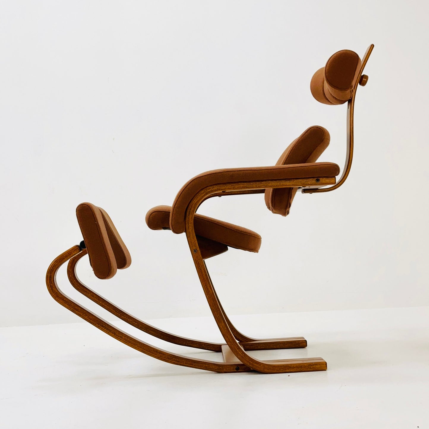 Stokke Gravity Due designer rocking brown fabric Armchair by Peter Opsvik Denmark 1980s