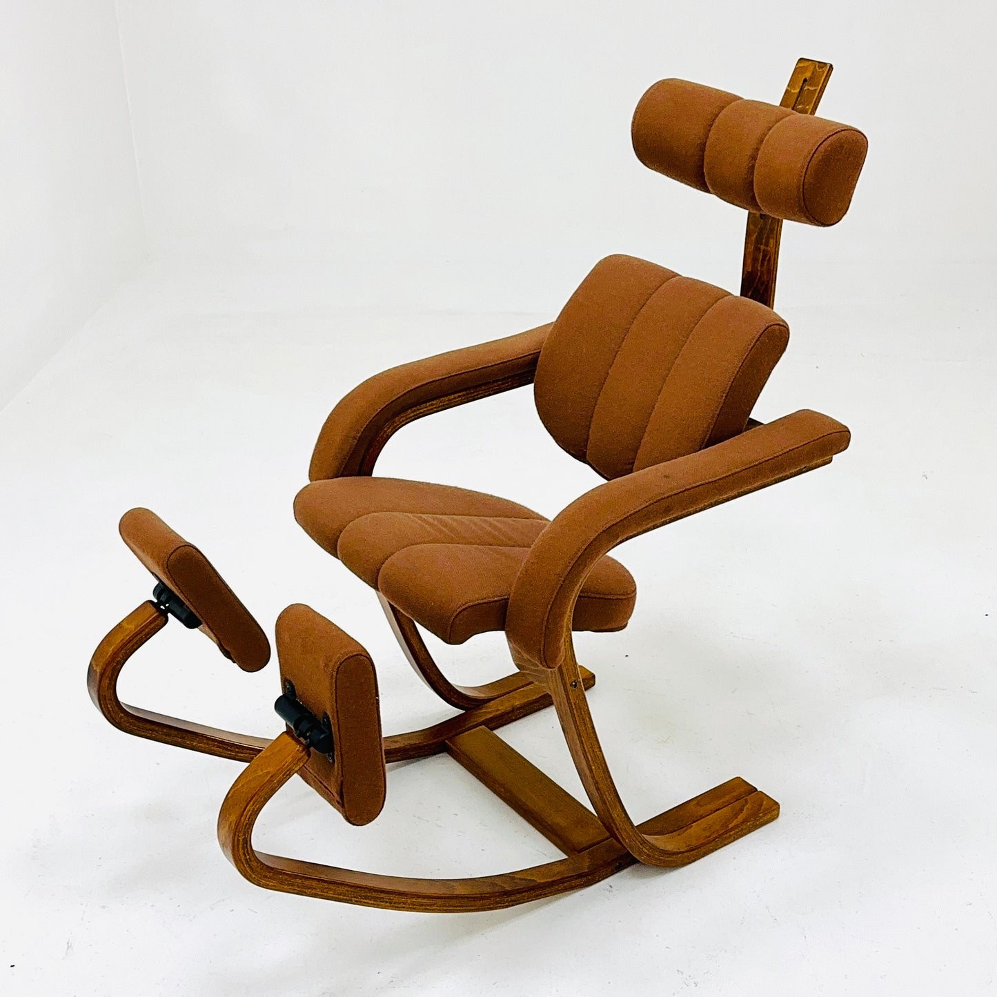 Stokke Gravity Due designer rocking brown fabric Armchair by Peter Opsvik Denmark 1980s