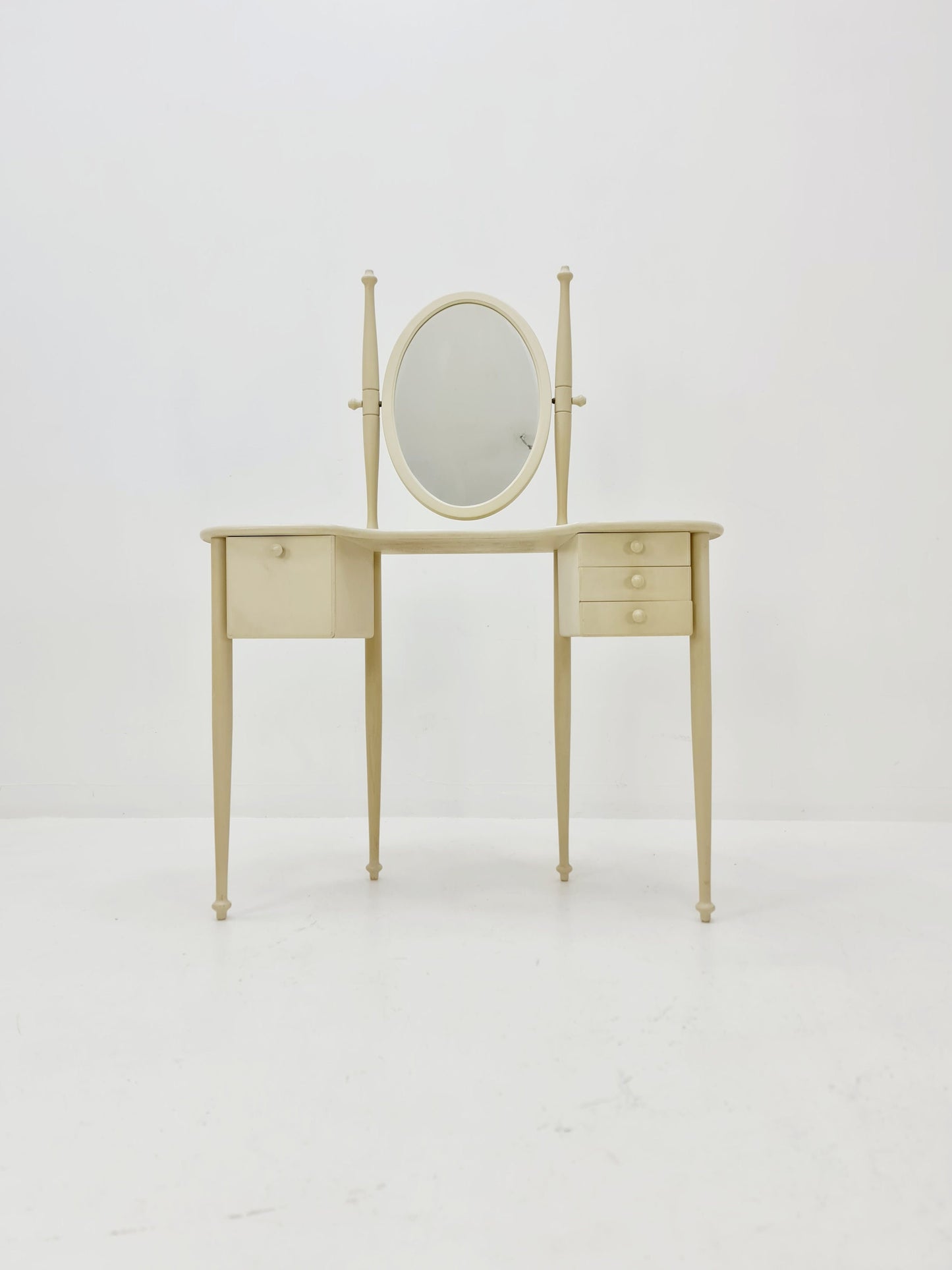 Mid Century Modern Swedish vanity table/ make up By AB Nybrofabriken Model Romantica, 1960s