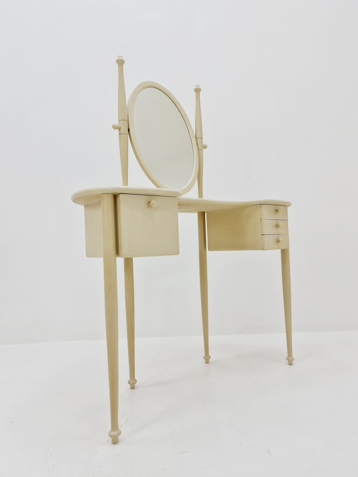 Mid Century Modern Swedish vanity table/ make up By AB Nybrofabriken Model Romantica, 1960s