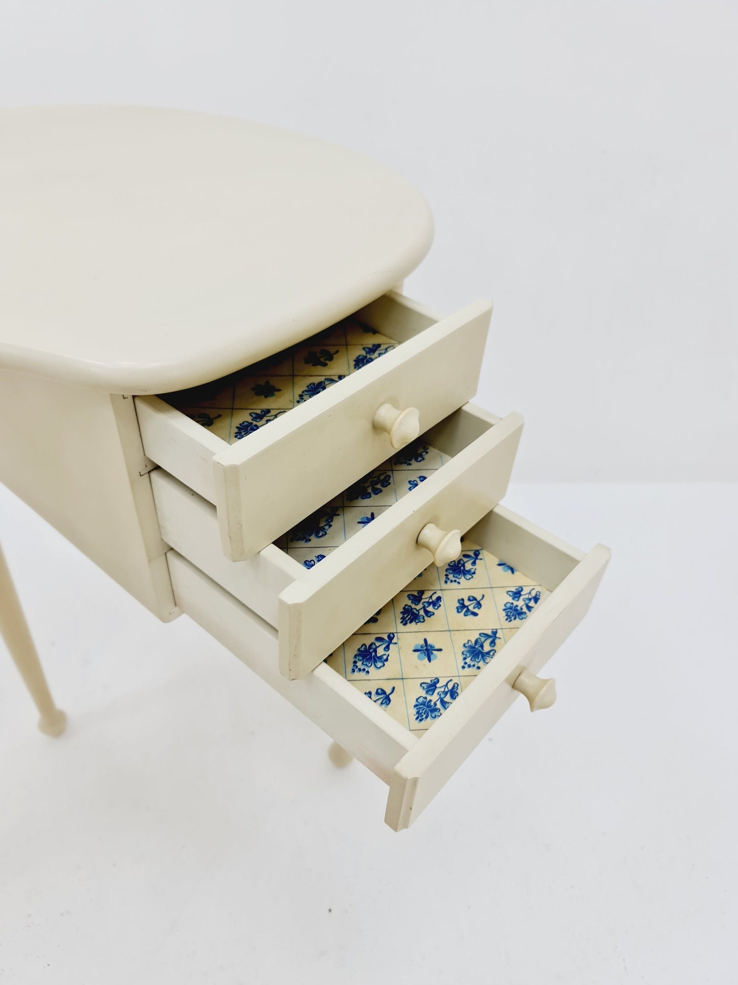 Mid Century Modern Swedish vanity table/ make up By AB Nybrofabriken Model Romantica, 1960s