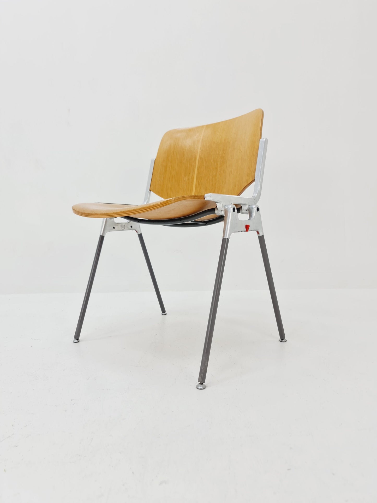 1 of 5 1960s Italian Castelli Chairs by Giancarlo Piretti