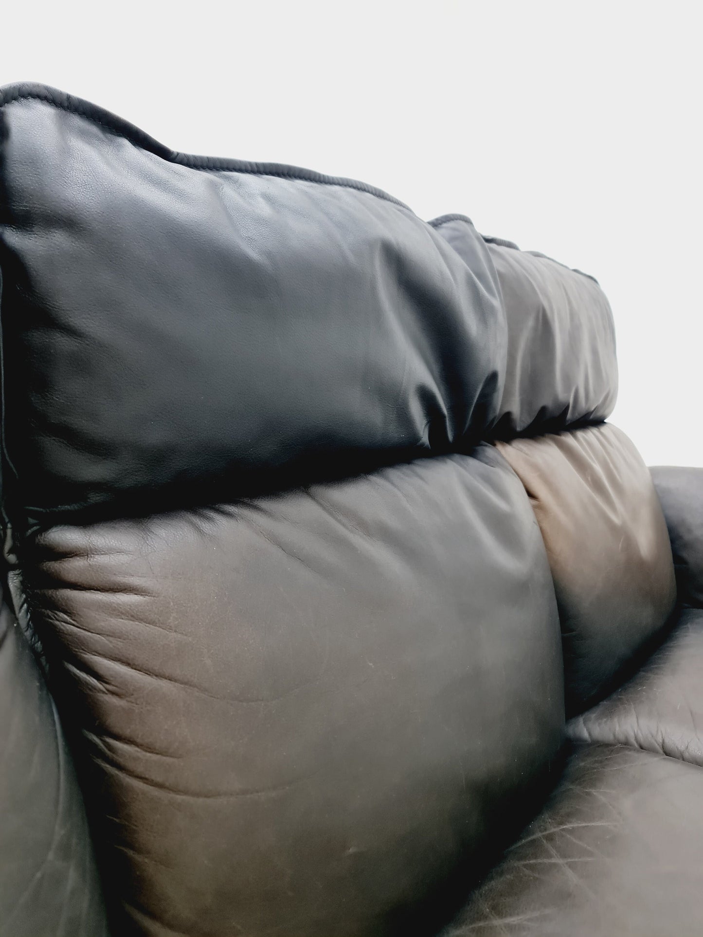 Mid-century scandinavian Leather & walnut lounge sofa/ Easy sofa 1970s