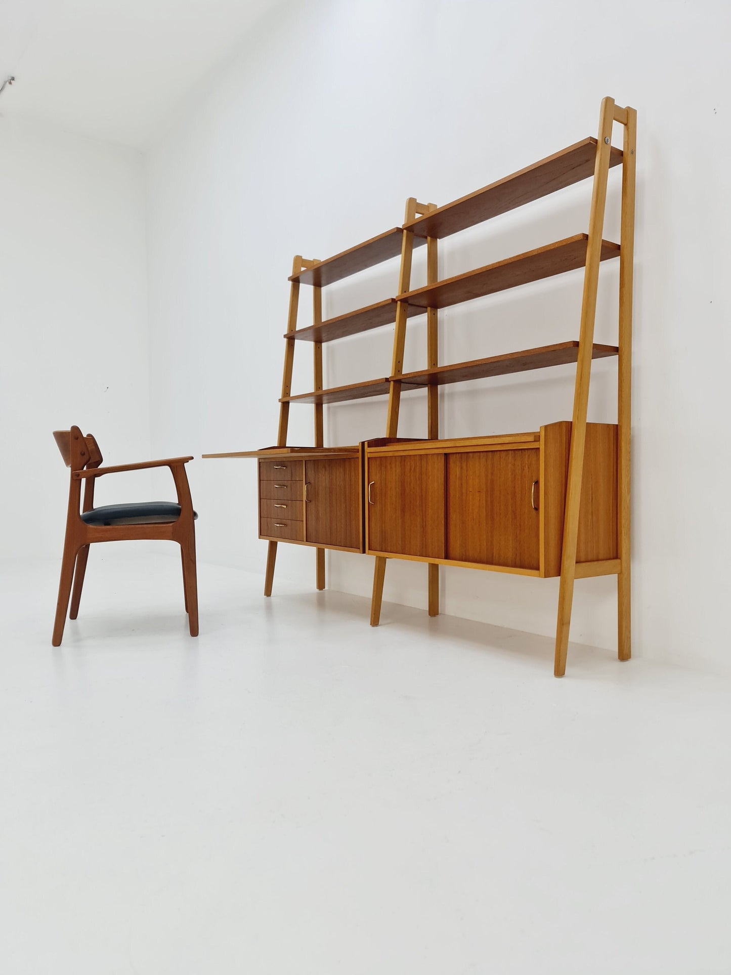 Scandinavian Desk bokshelf bookcase teak by Bengt Ruda for Nordiska kompaniet, 1960s