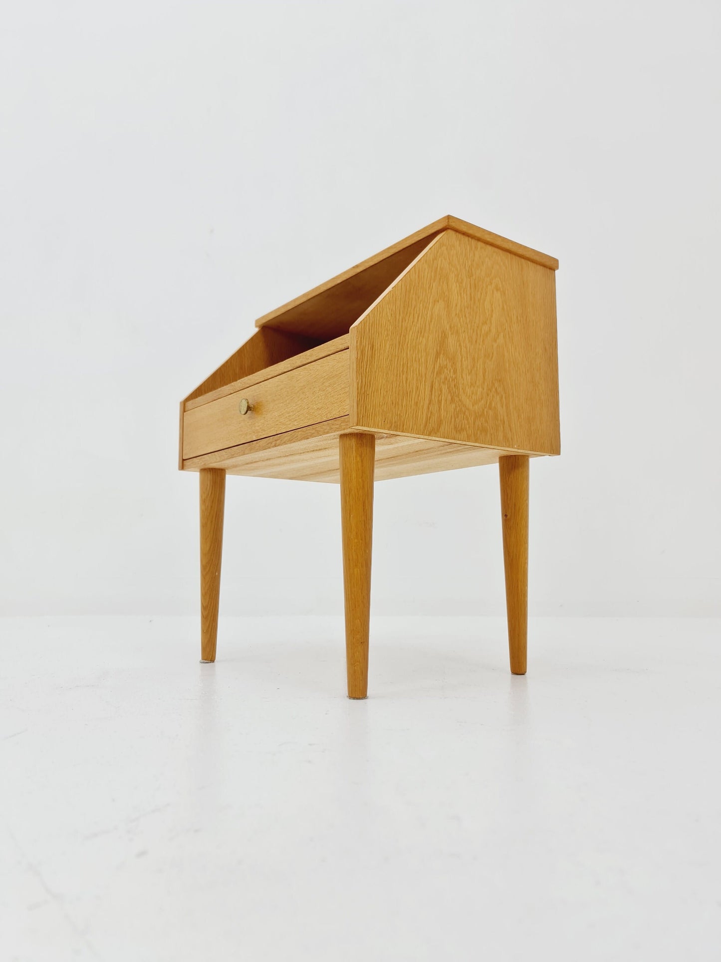 Mid century Scandinavian oak side table / bedside table, 1960s