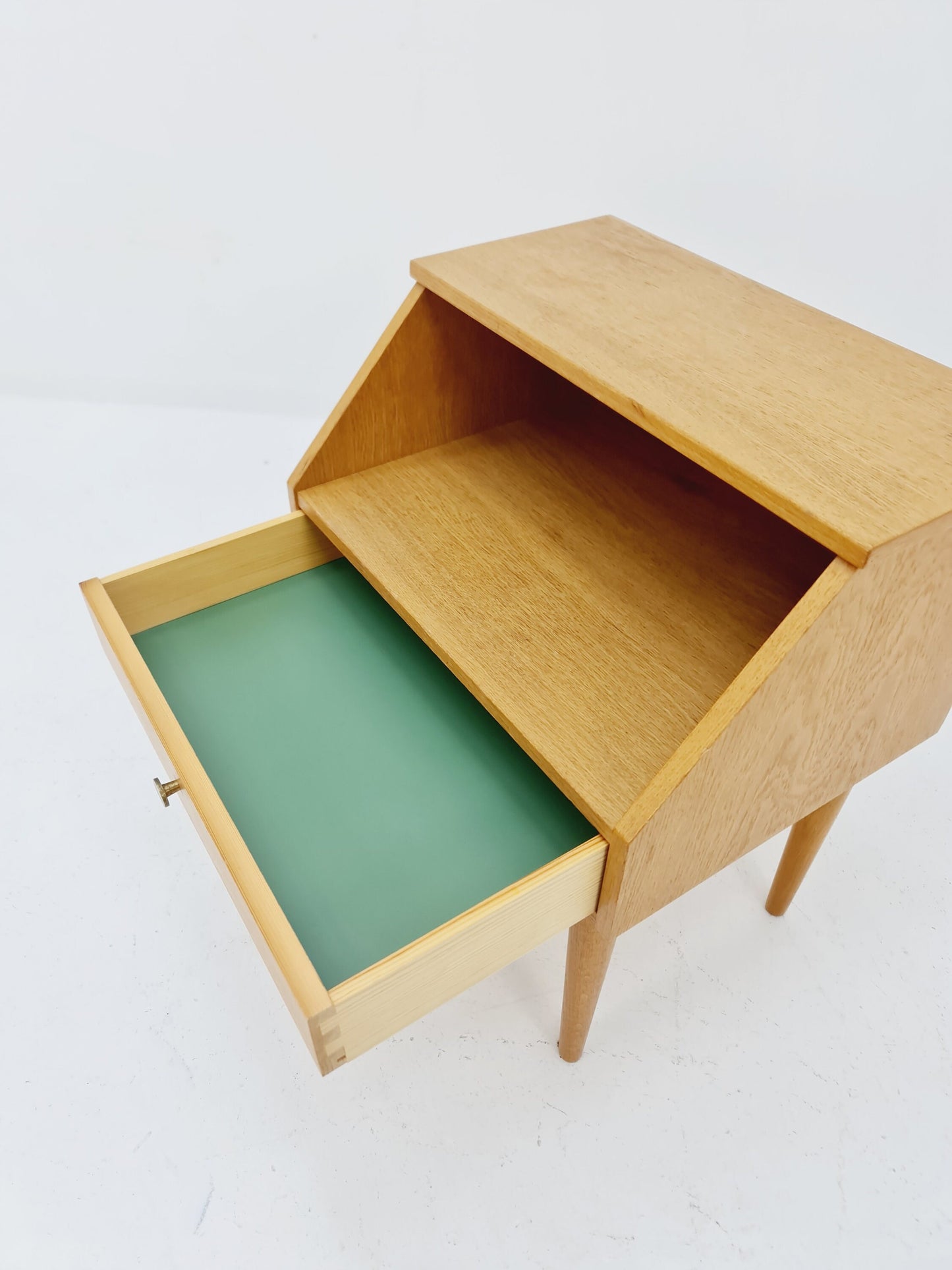 Mid century Scandinavian oak side table / bedside table, 1960s