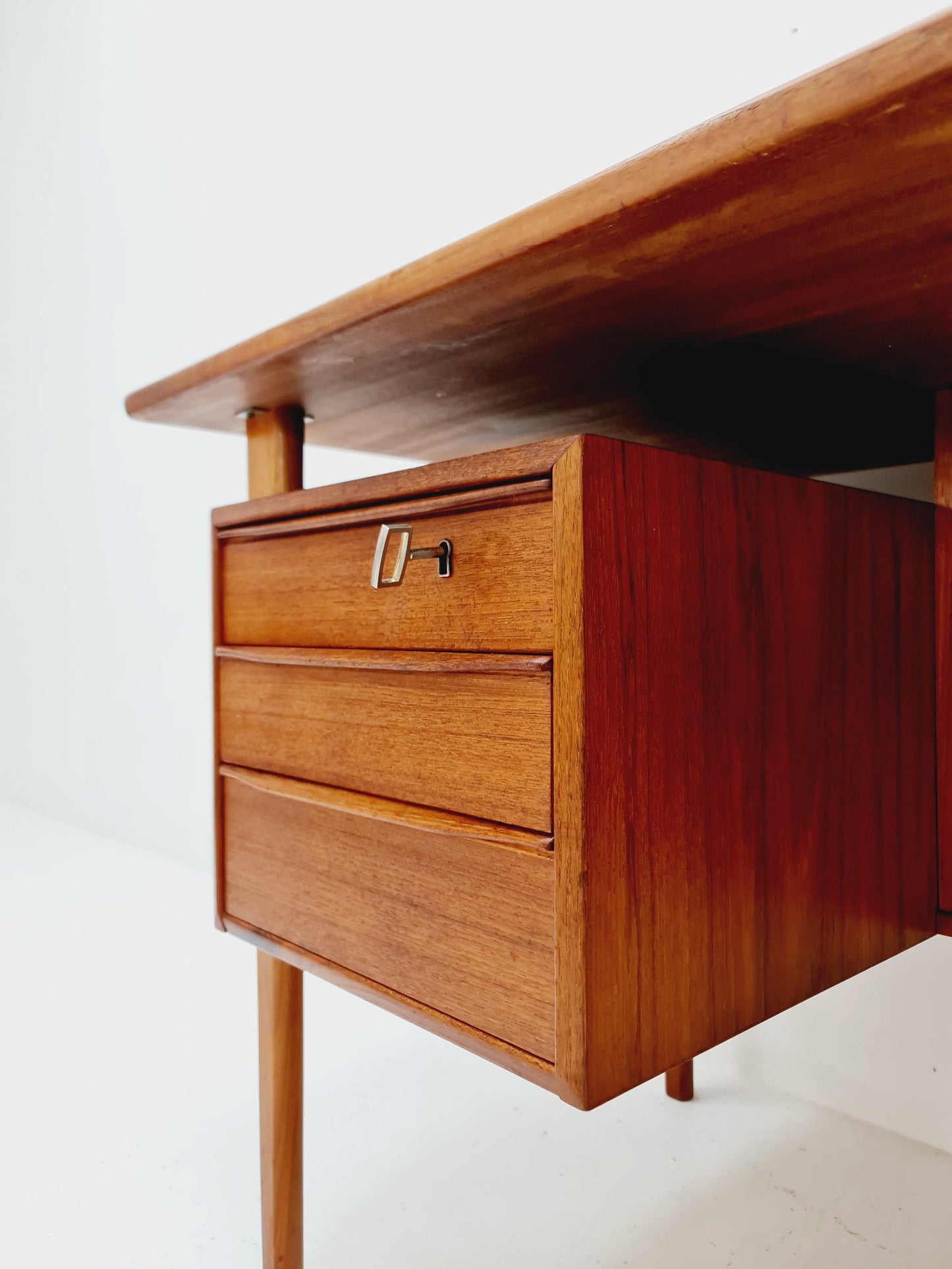 Danish teak desk by Peter Løvig Nielsen for Løvig, Denmark, 1960s