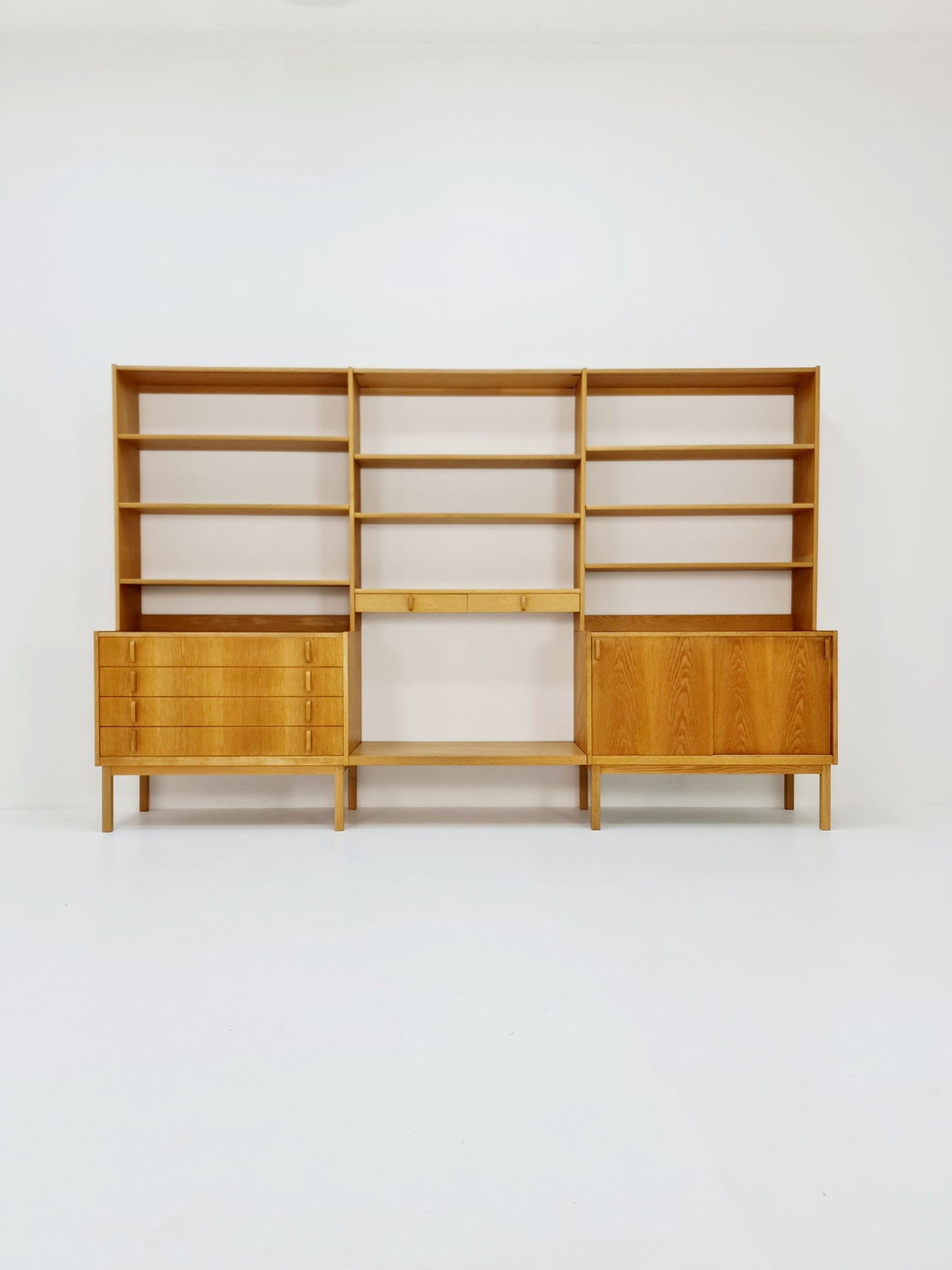 Swedish vintage modular wide chest of drawers/ book case oak by Fridhagen for Bodafors, 1960s
