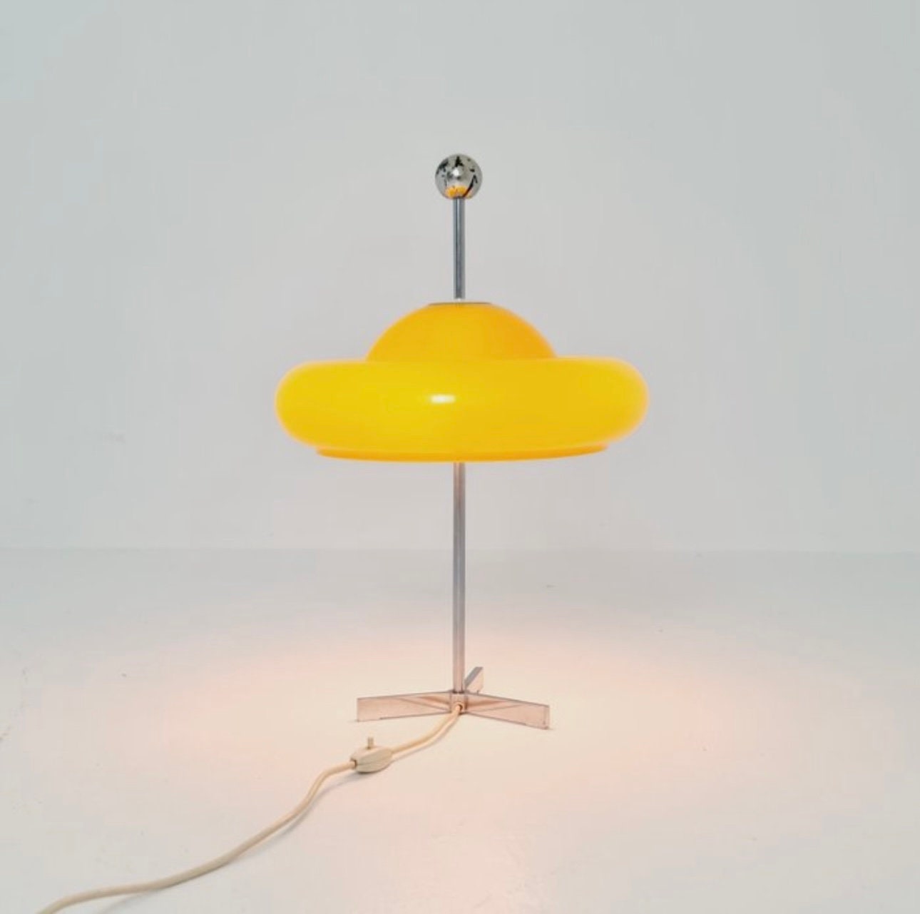 Mid century space age mushroom table lamp by Markolini Italy 1980s