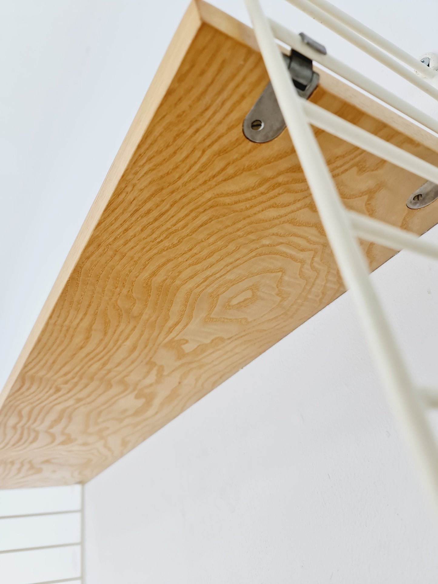 Original MCM Oak shelving system - consists of white lacquered metal ladders, from string Stockholm 1960s