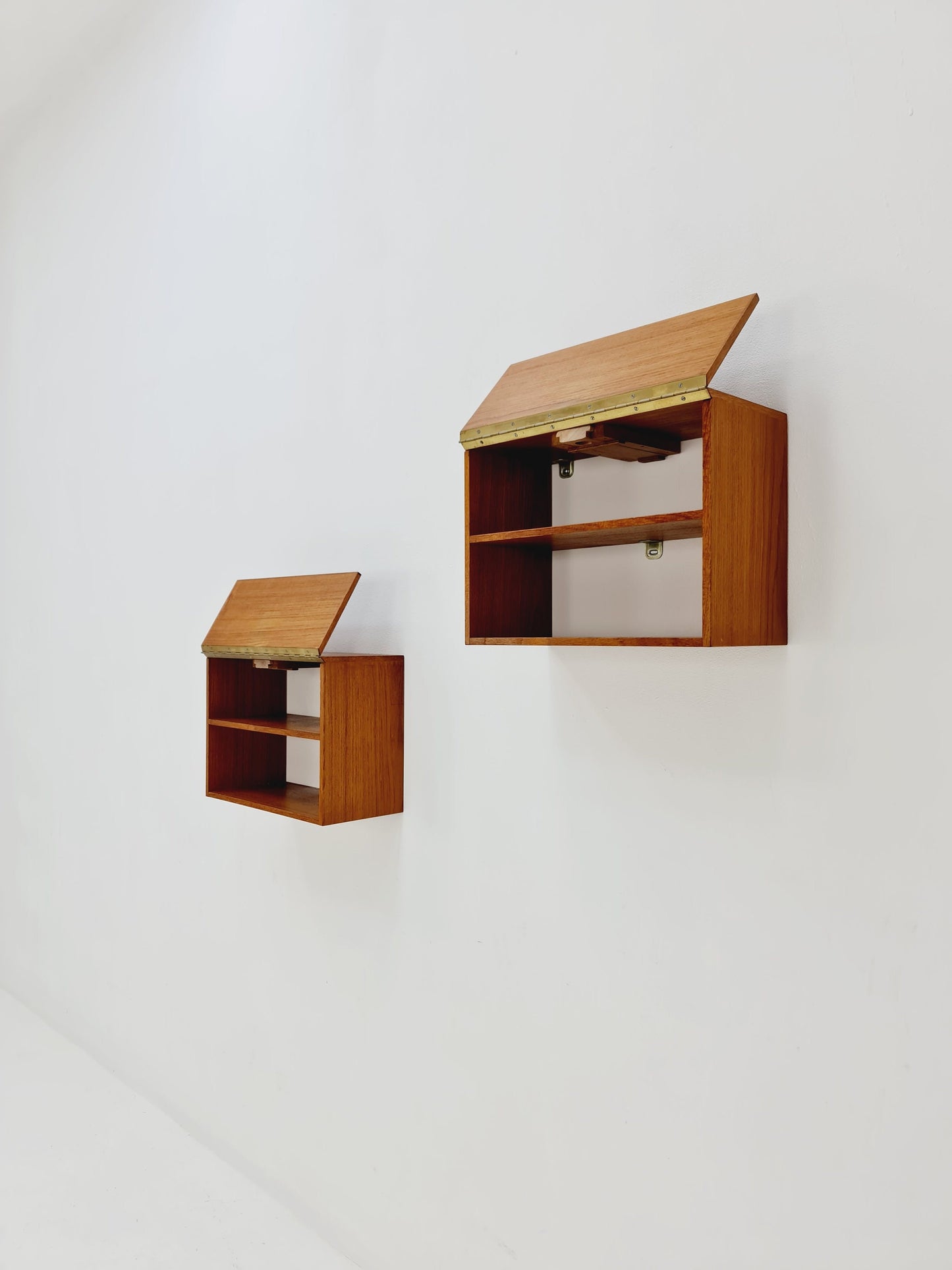 Rare pair of Danish teak floating extandable shelf nightstands, 1960s