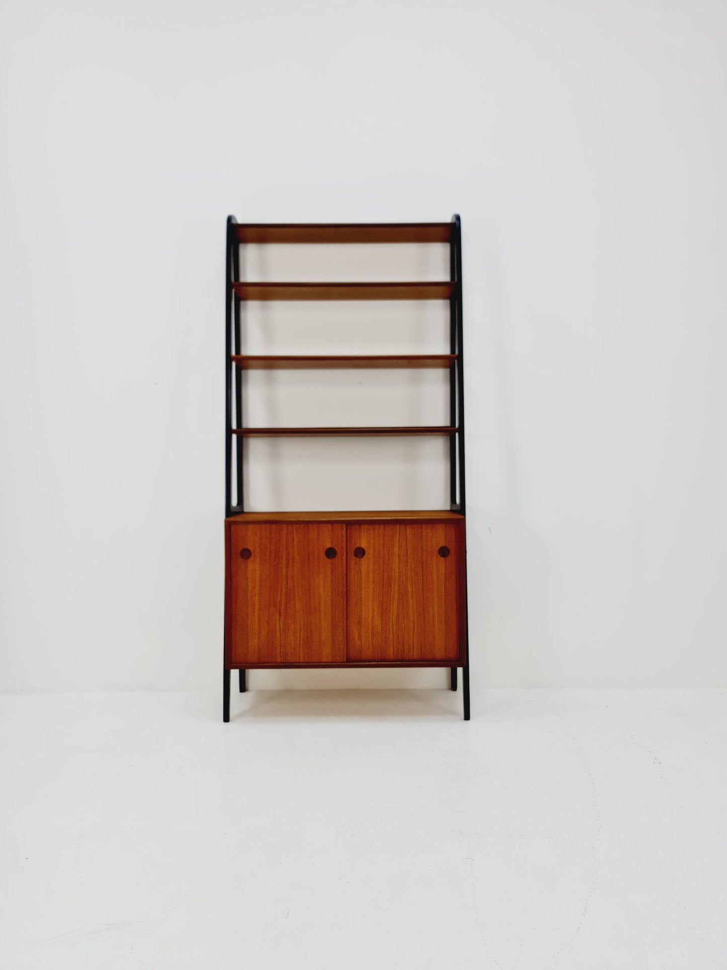 Danish freestanding Midcentury vintage bookshelf system / bookcase teak by Bengt Ruda, 1960s