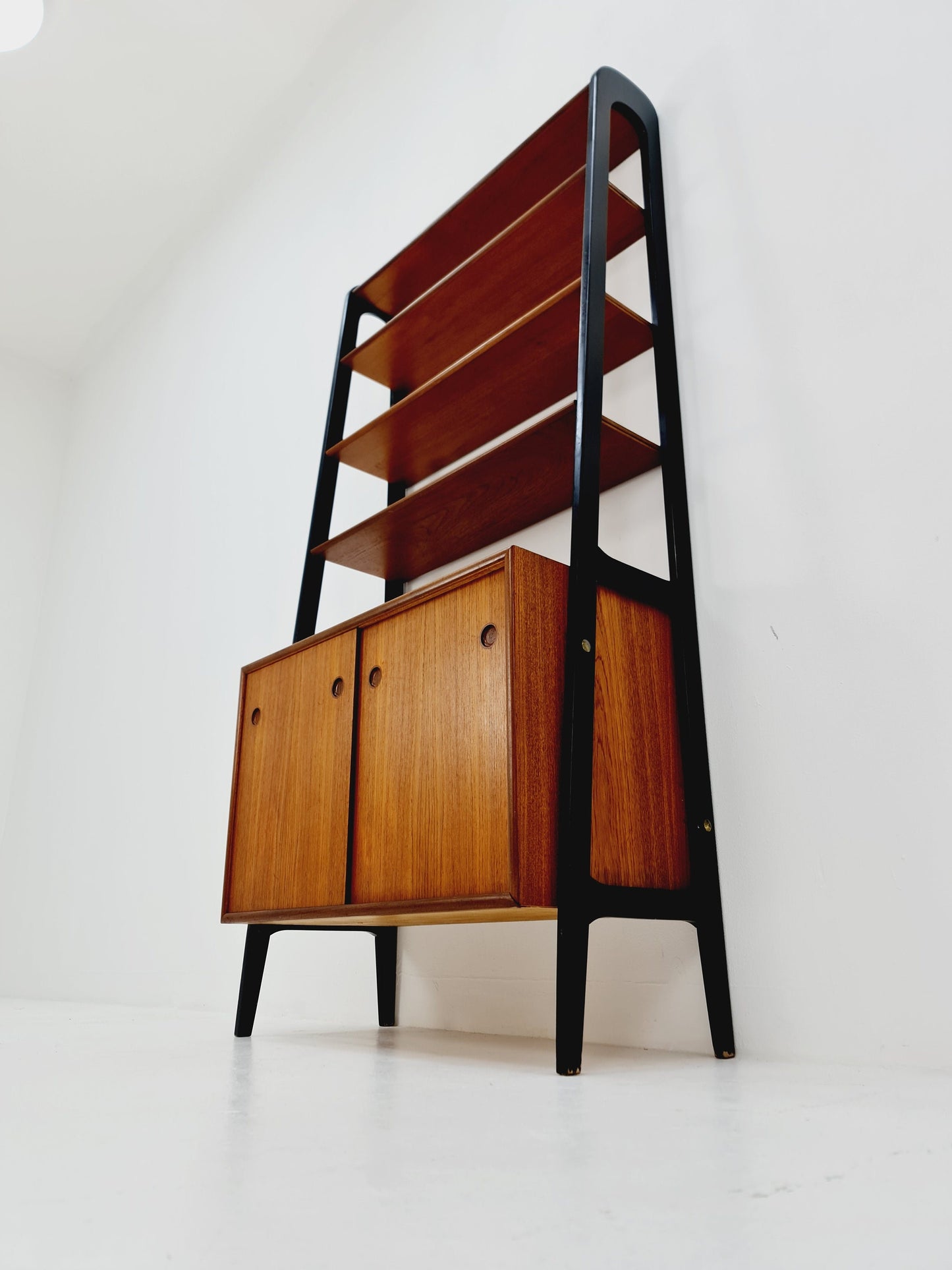 Danish freestanding Midcentury vintage bookshelf system / bookcase teak by Bengt Ruda, 1960s