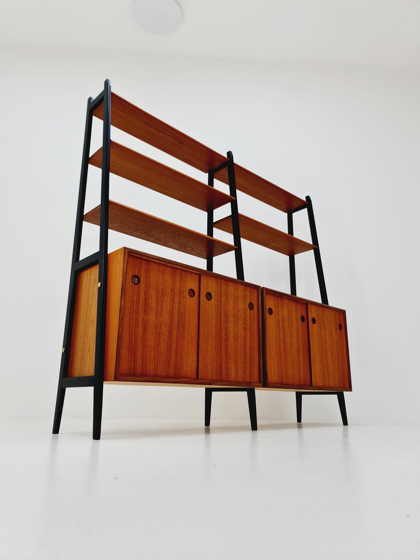 Danish freestanding Midcentury vintage bookshelf system / bookcase teak by Bengt Ruda, 1960s