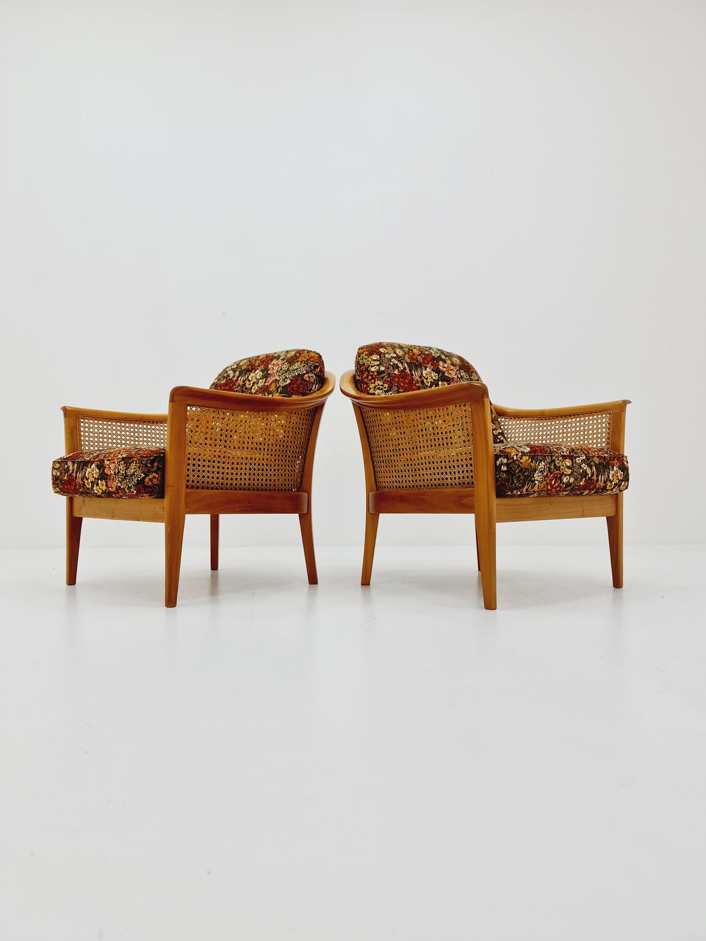 Midcentury easy chairs rattan & fabric by Wilhem Knoll for Knoll Antimott , Germany, 1960s, Set of 2