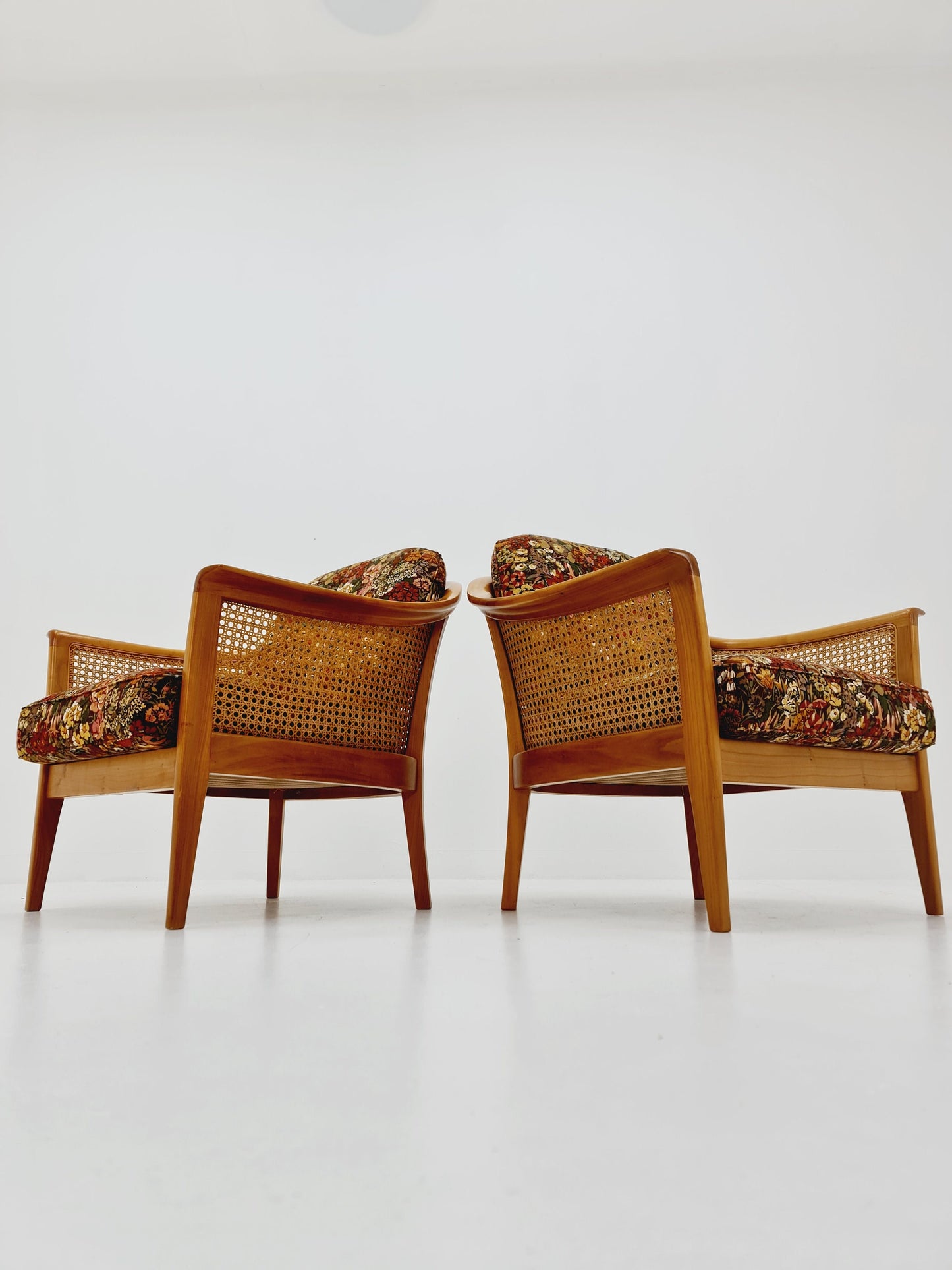 Midcentury easy chairs rattan & fabric by Wilhem Knoll for Knoll Antimott , Germany, 1960s, Set of 2