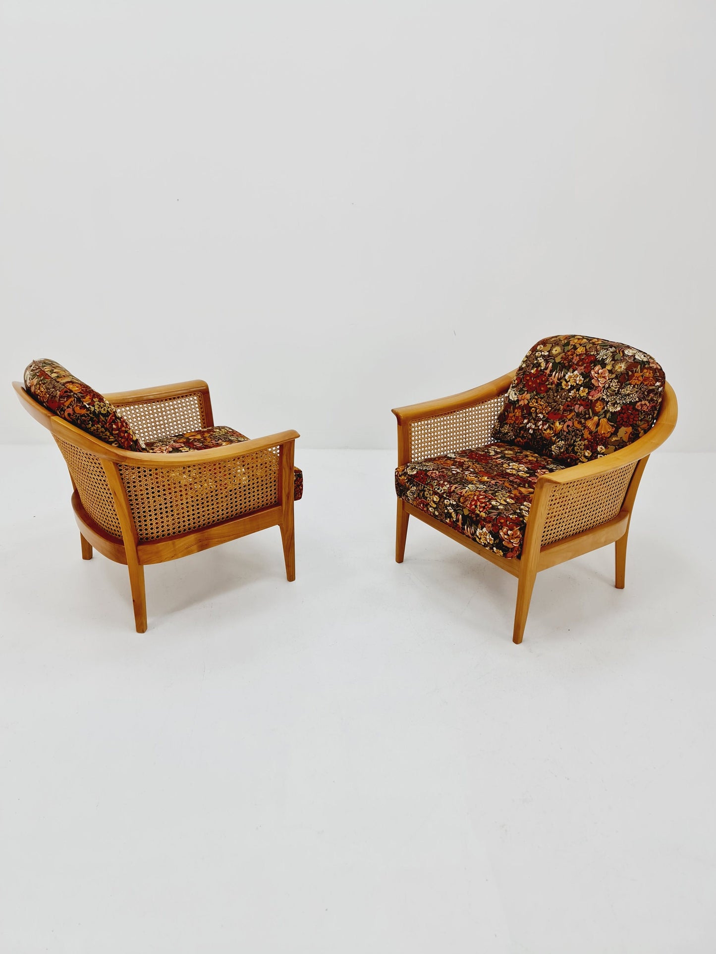 Midcentury easy chairs rattan & fabric by Wilhem Knoll for Knoll Antimott , Germany, 1960s, Set of 2