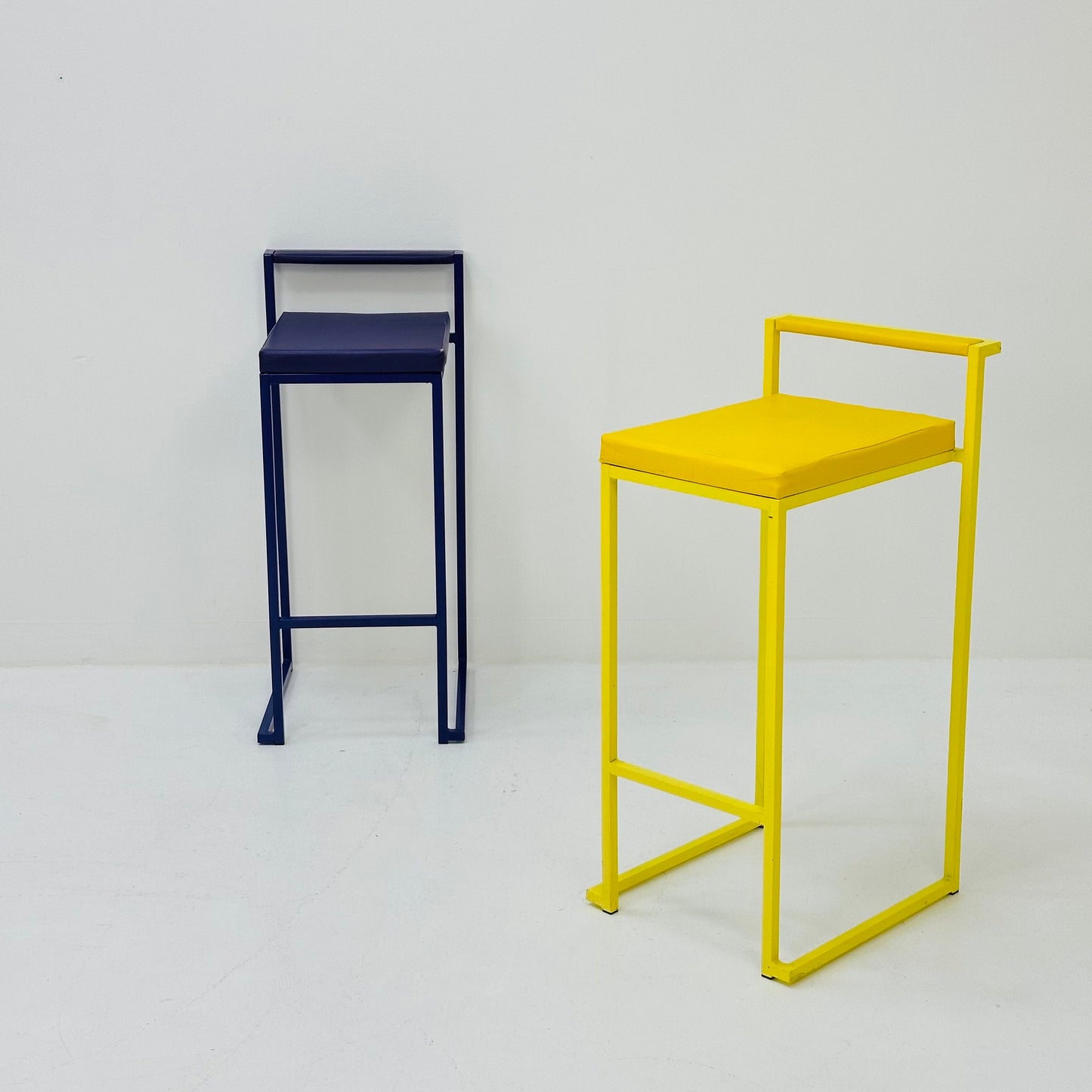 set of 2 Space age bar stools in purple and yellow 1970s