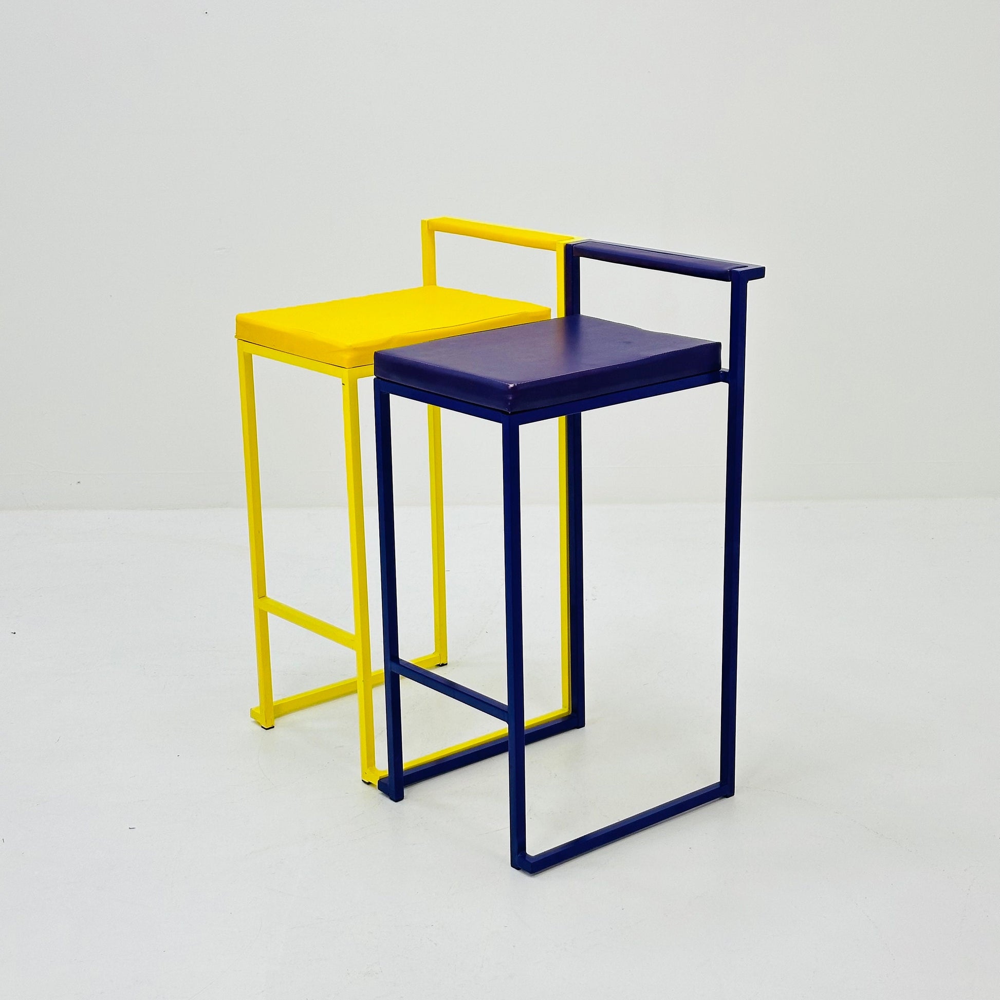 set of 2 Space age bar stools in purple and yellow 1970s