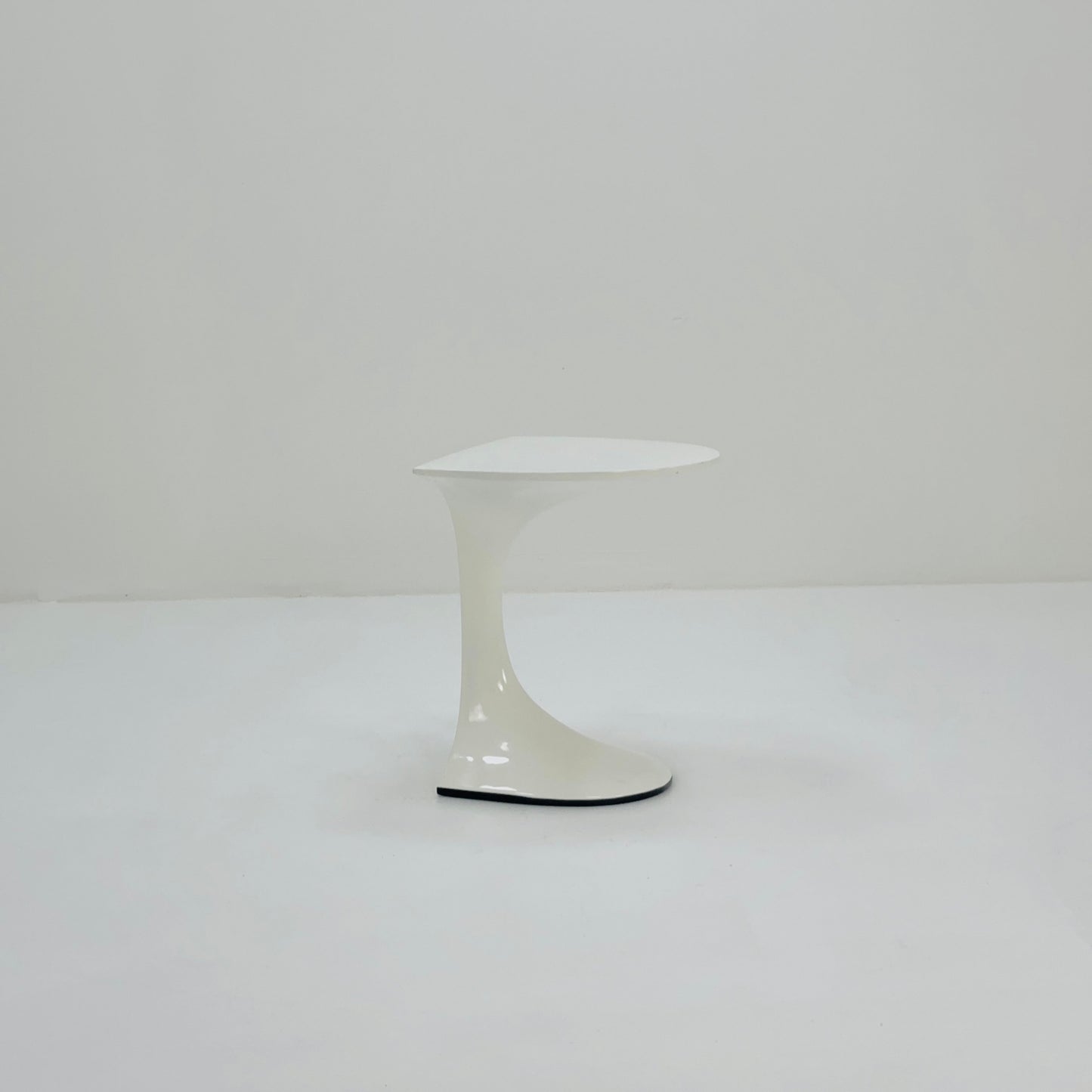 Rare Space age white end table /side table 1970s