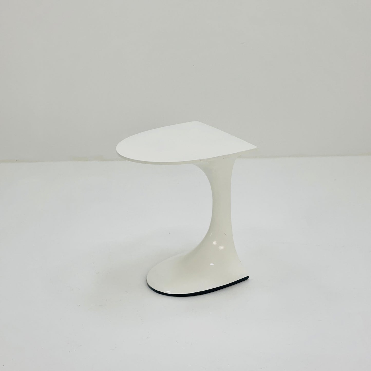 Rare Space age white end table /side table 1970s