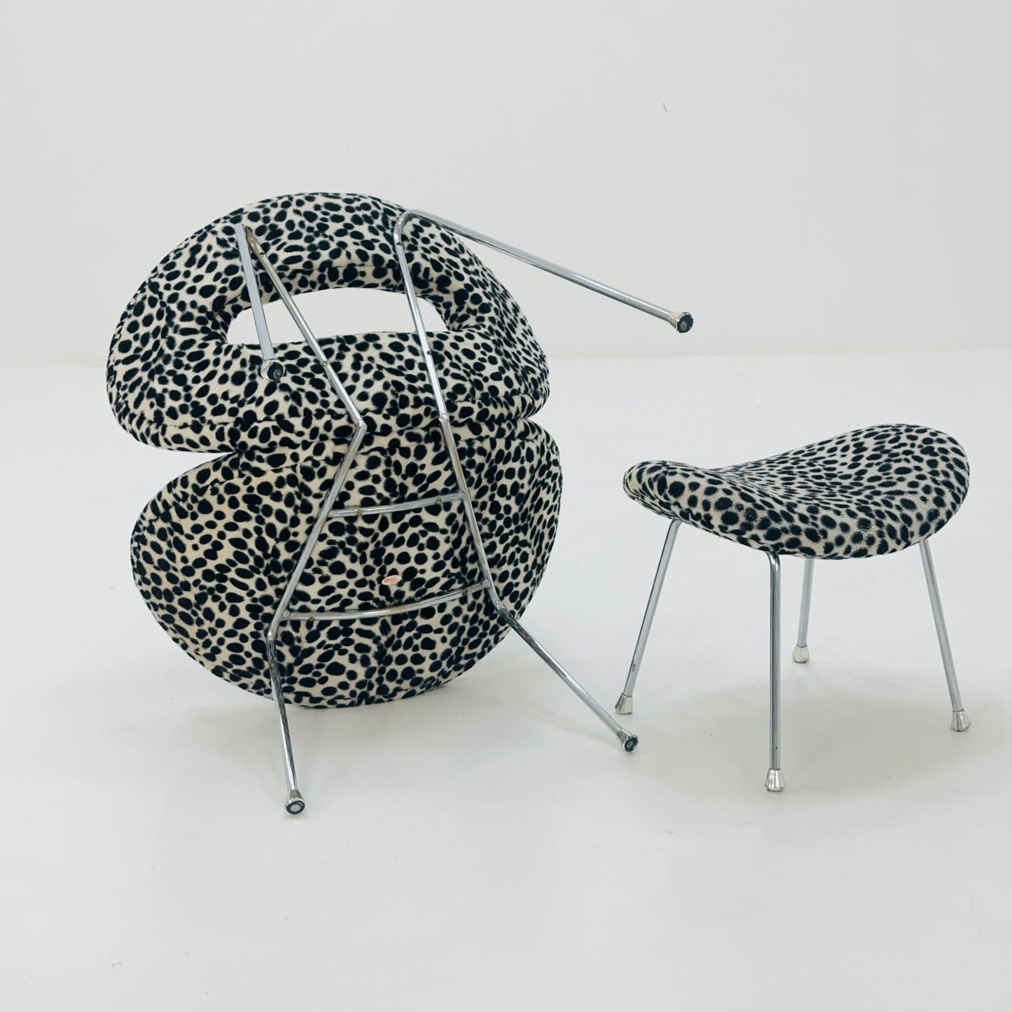 Pop art design armchair - footstool set with Leopard pattern in Pierre Paulin style from Kare design 1980s