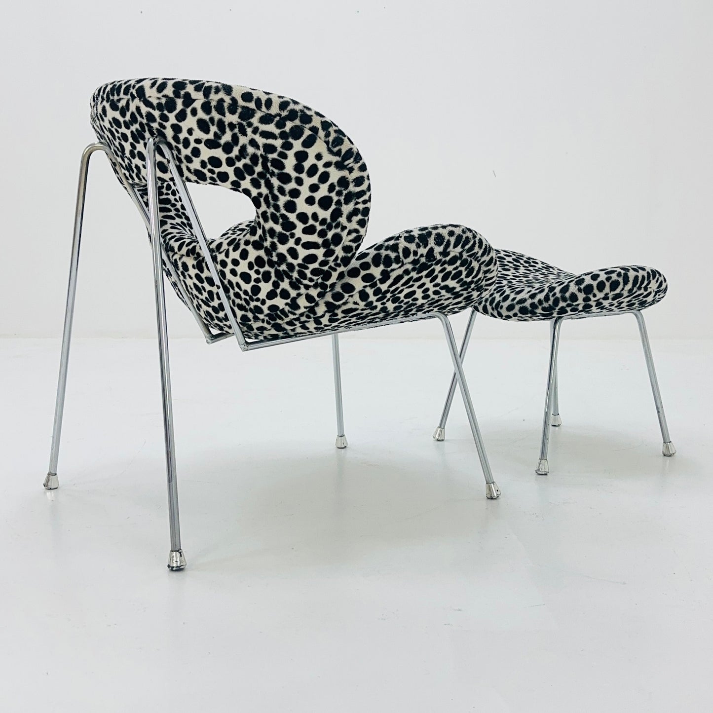Pop art design armchair - footstool set with Leopard pattern in Pierre Paulin style from Kare design 1980s